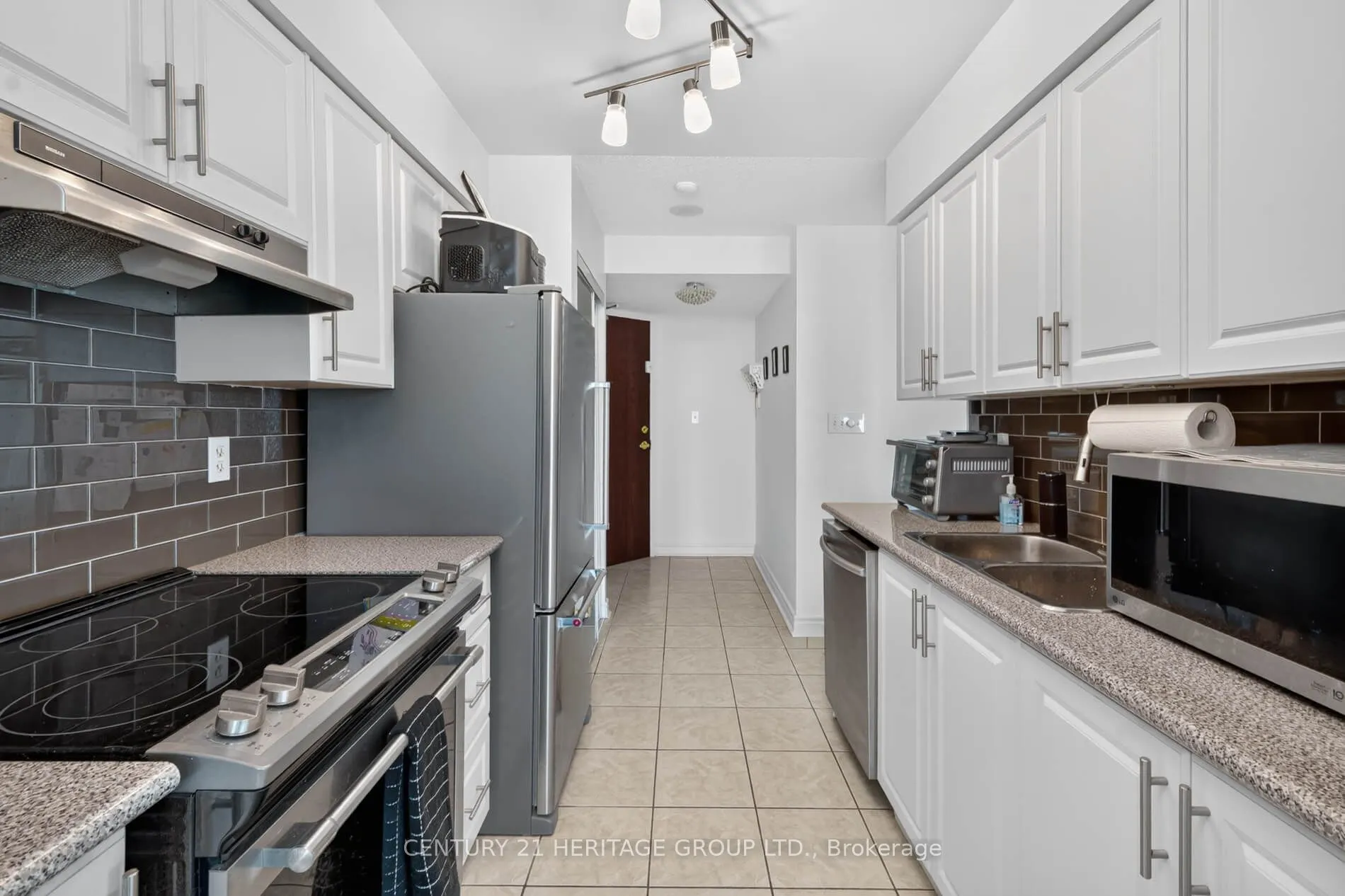 39 Oneida Crescent #1017