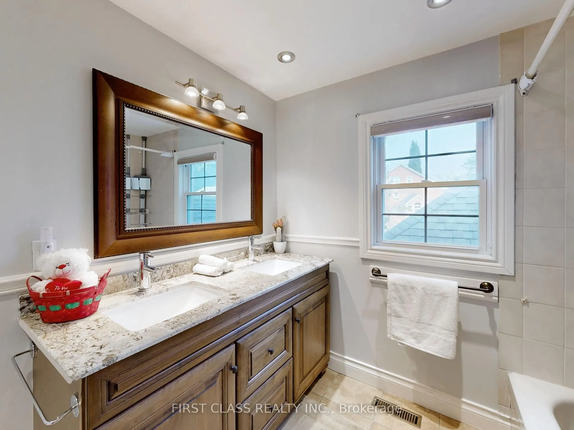 125 Longwater Chase