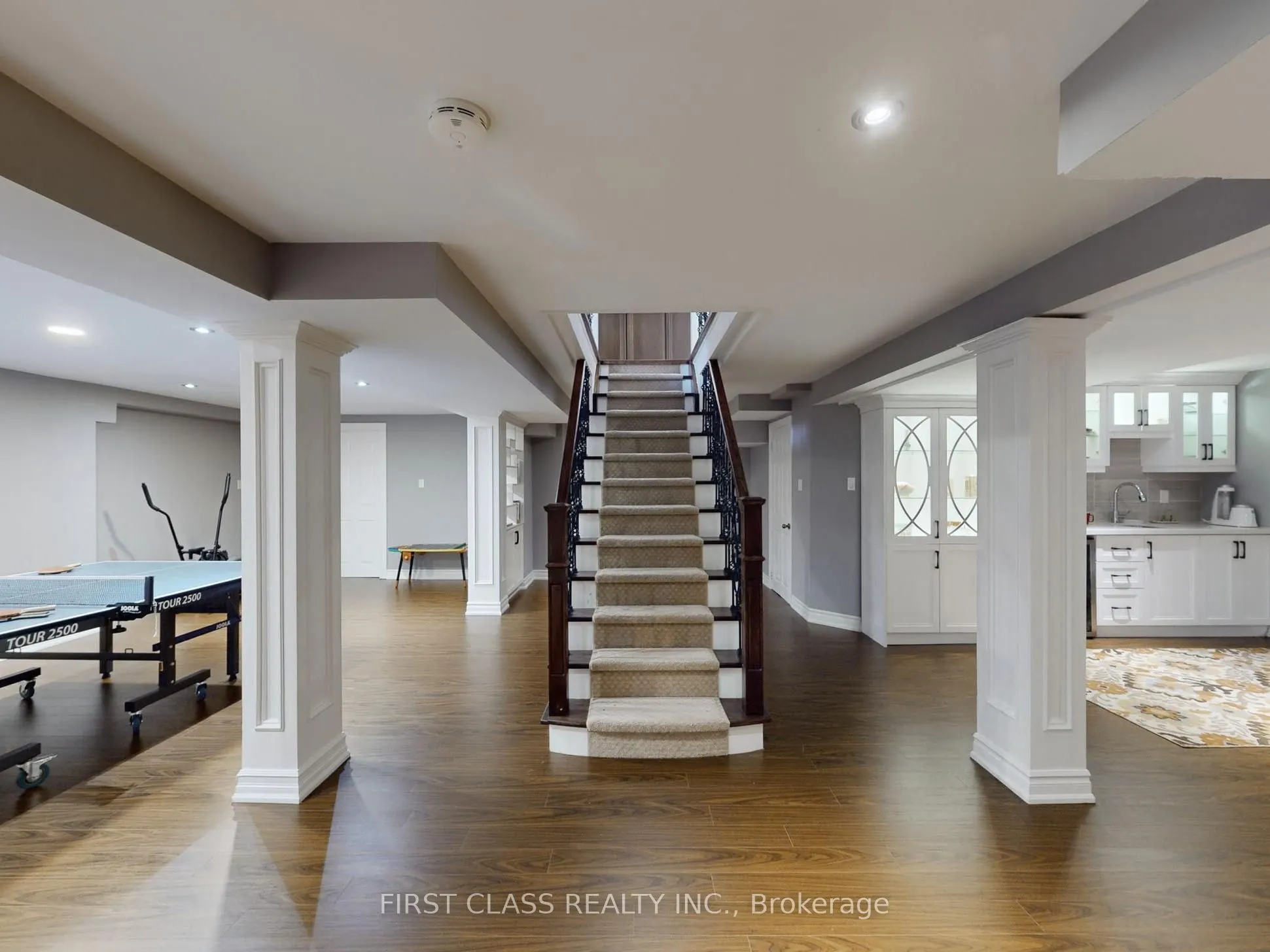 125 Longwater Chase