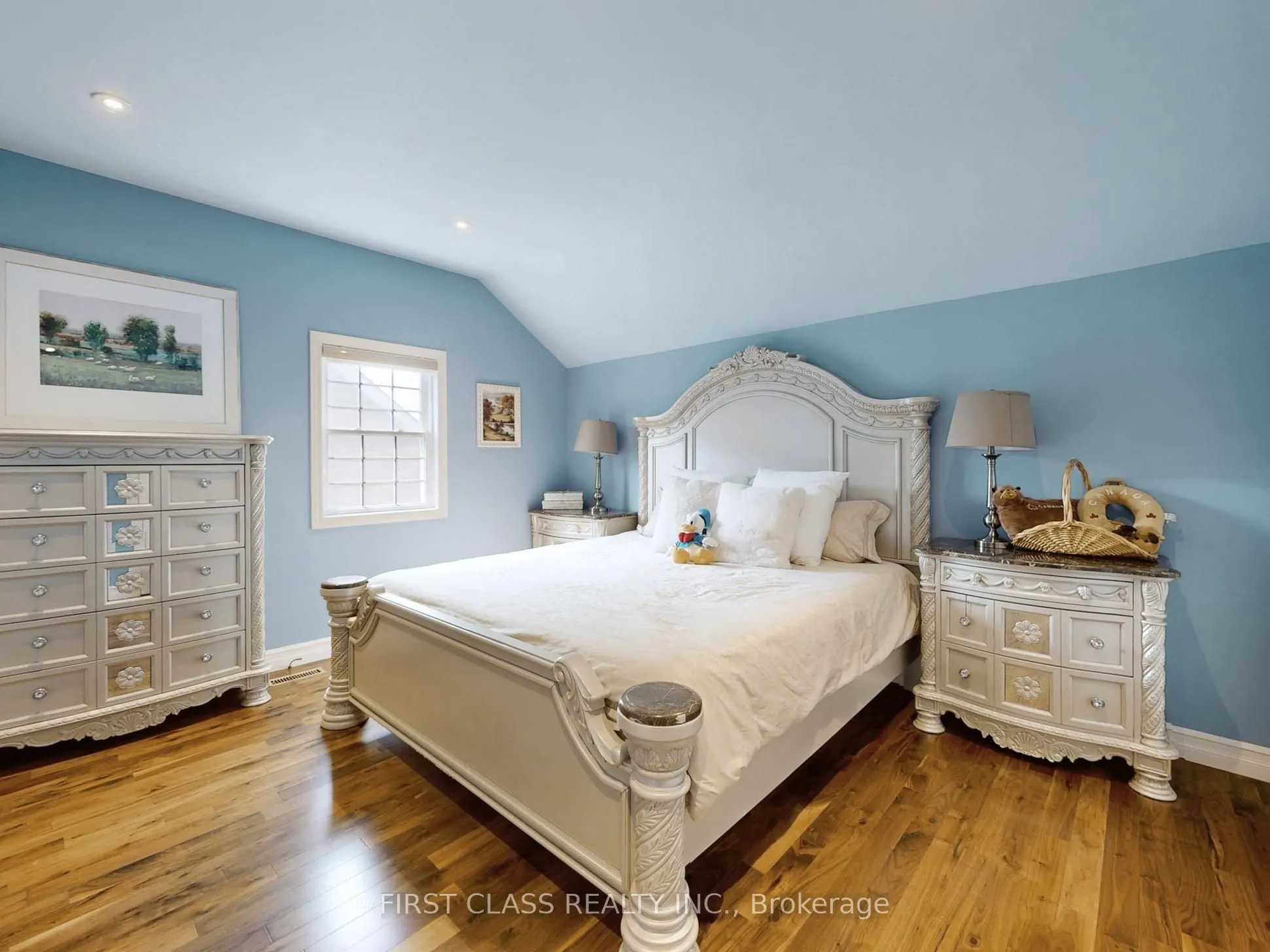 125 Longwater Chase