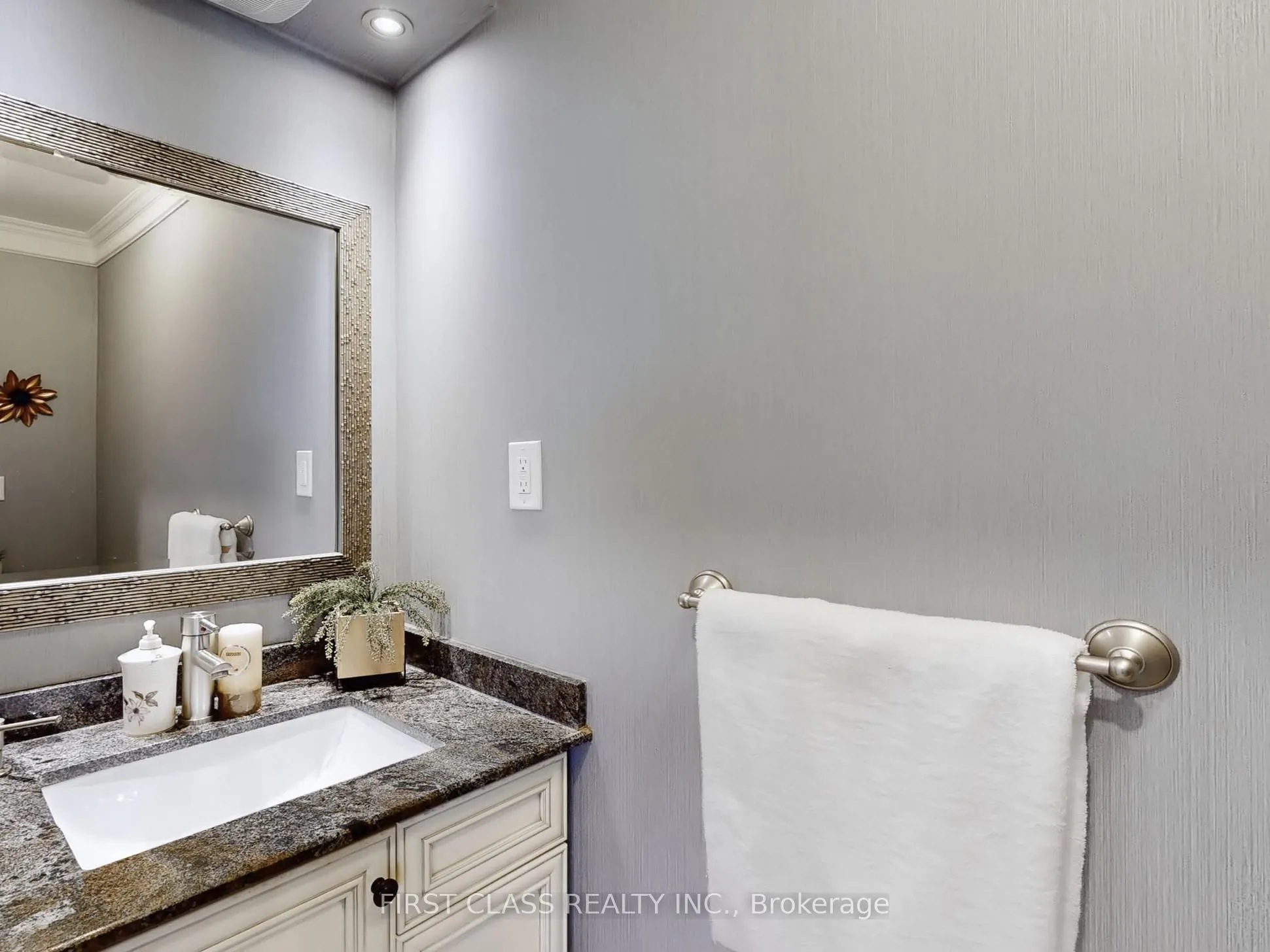 125 Longwater Chase