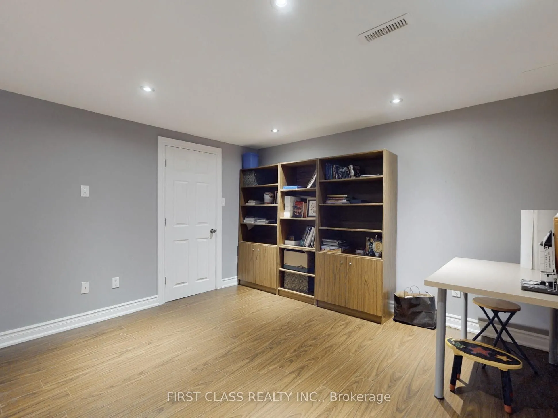 125 Longwater Chase