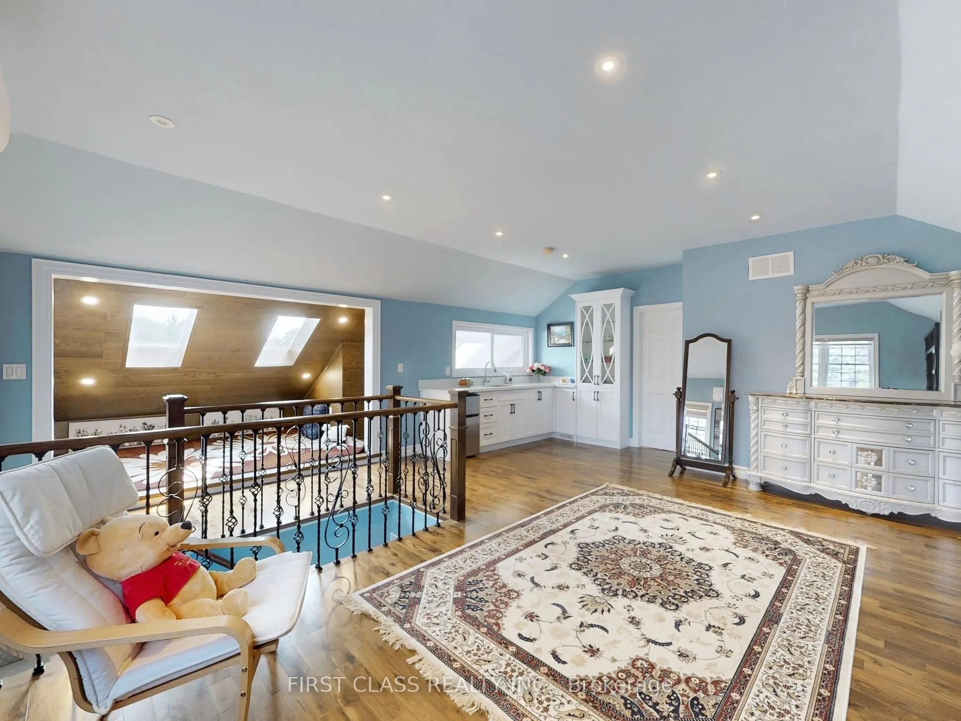125 Longwater Chase