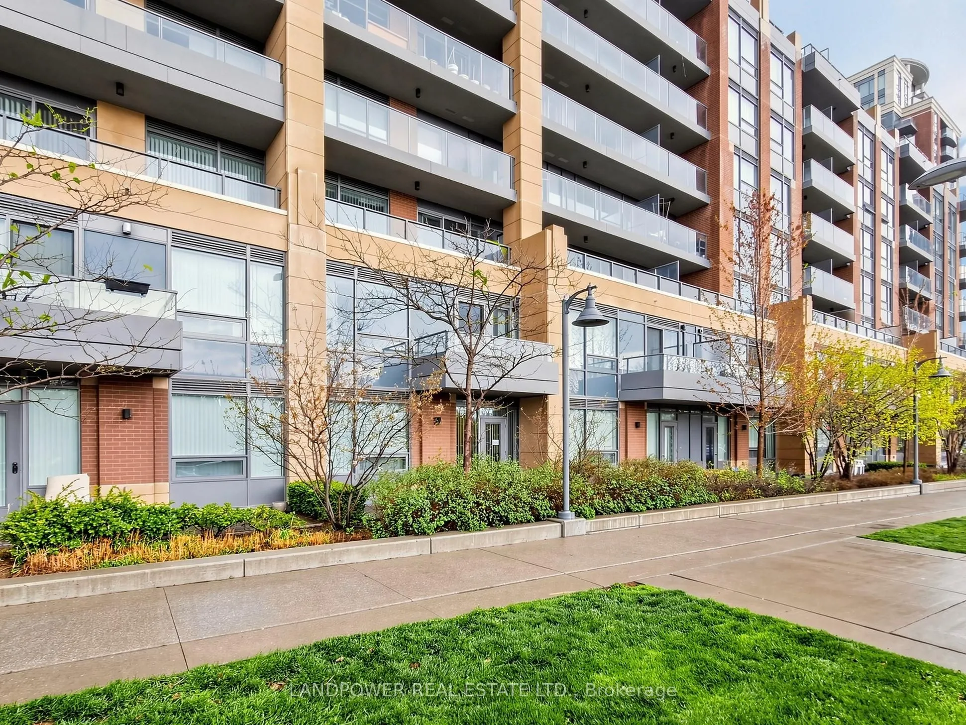 18 Uptown Drive #120