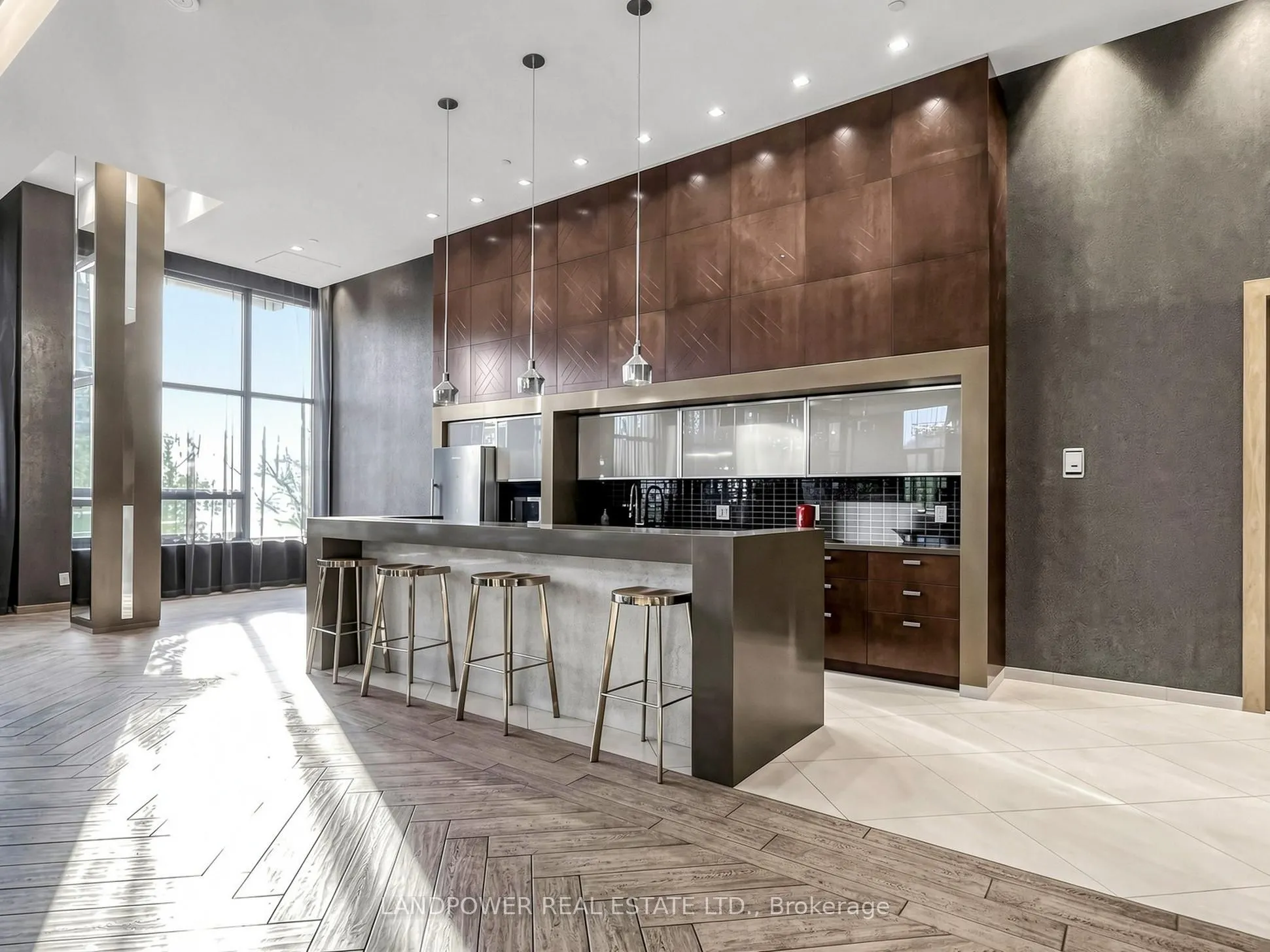 18 Uptown Drive #120