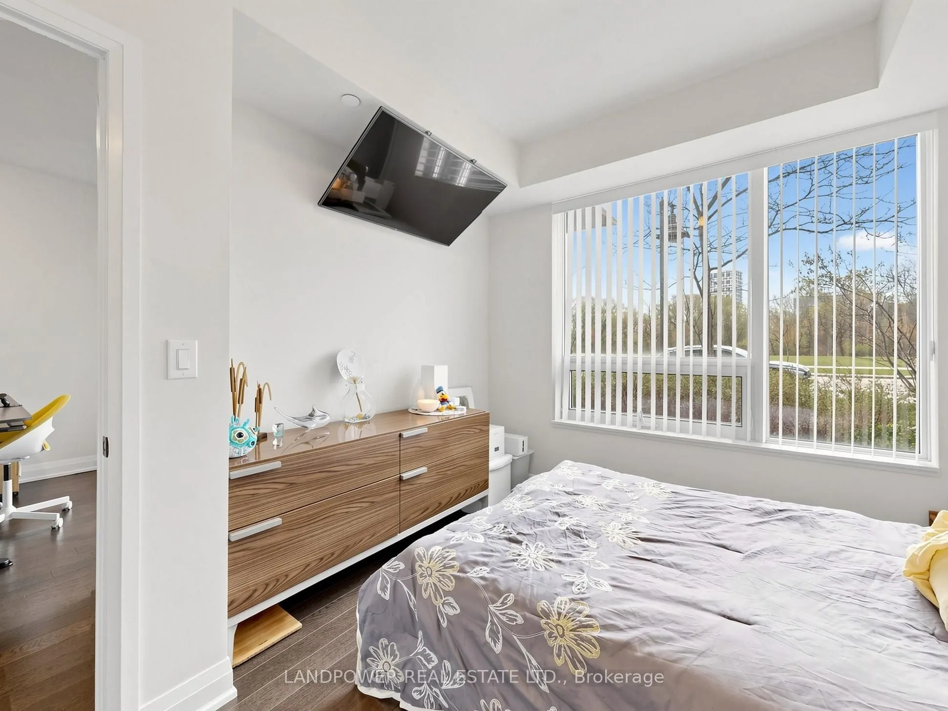 18 Uptown Drive #120