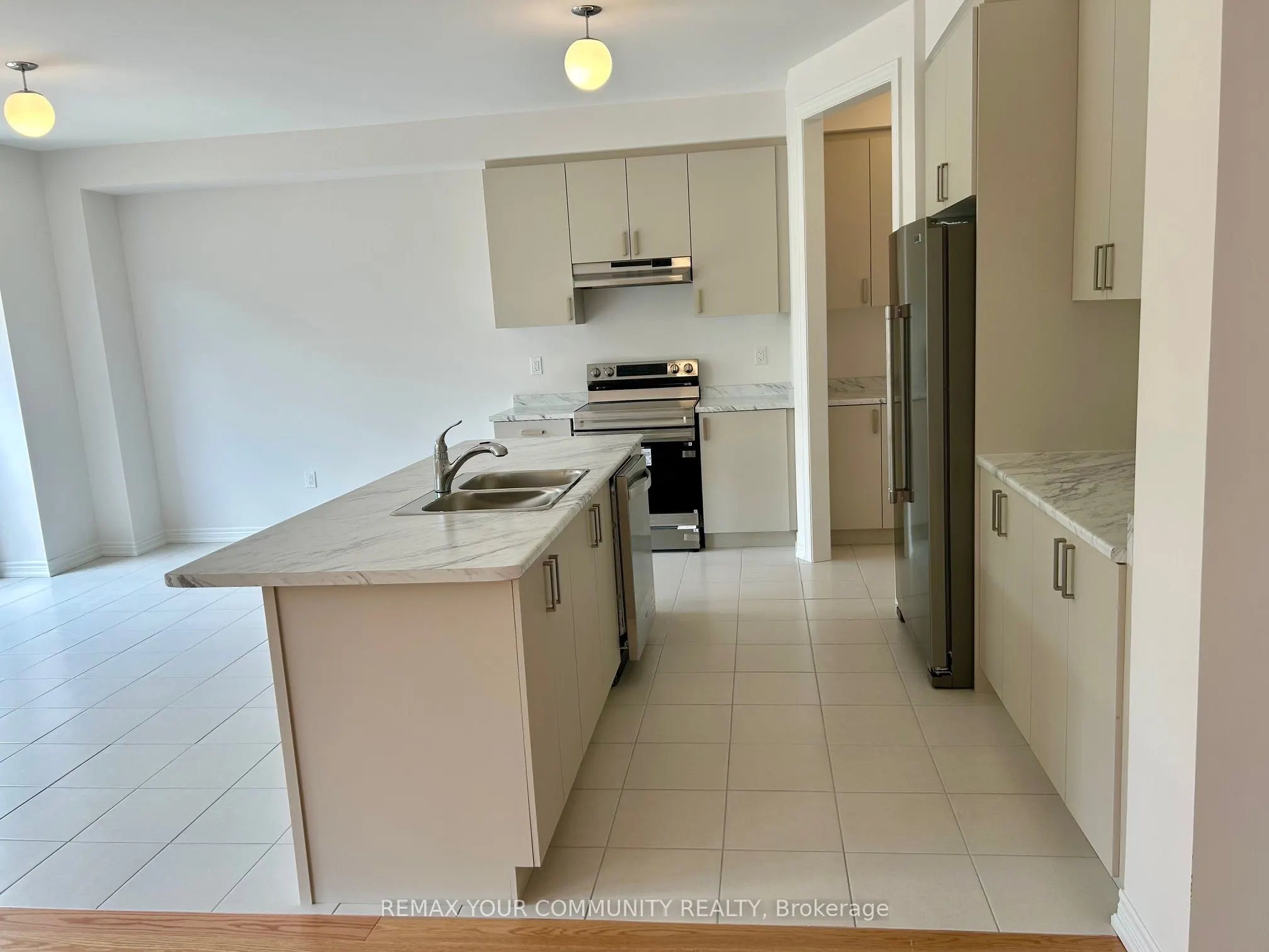 24 Baycroft Boulevard