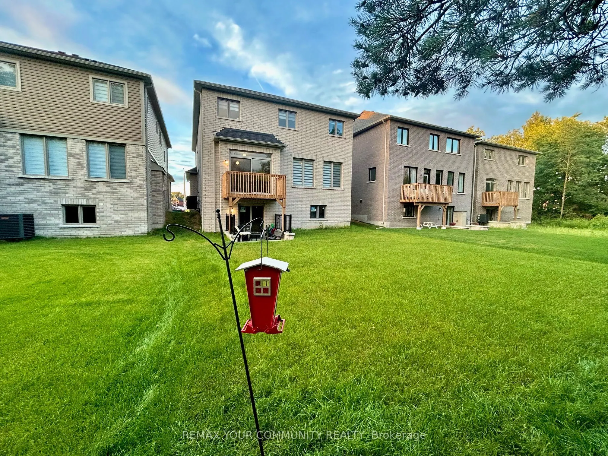 24 Baycroft Boulevard