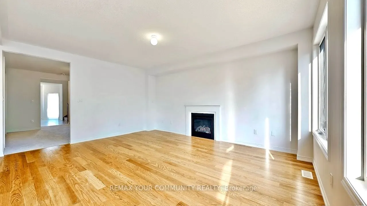 24 Baycroft Boulevard
