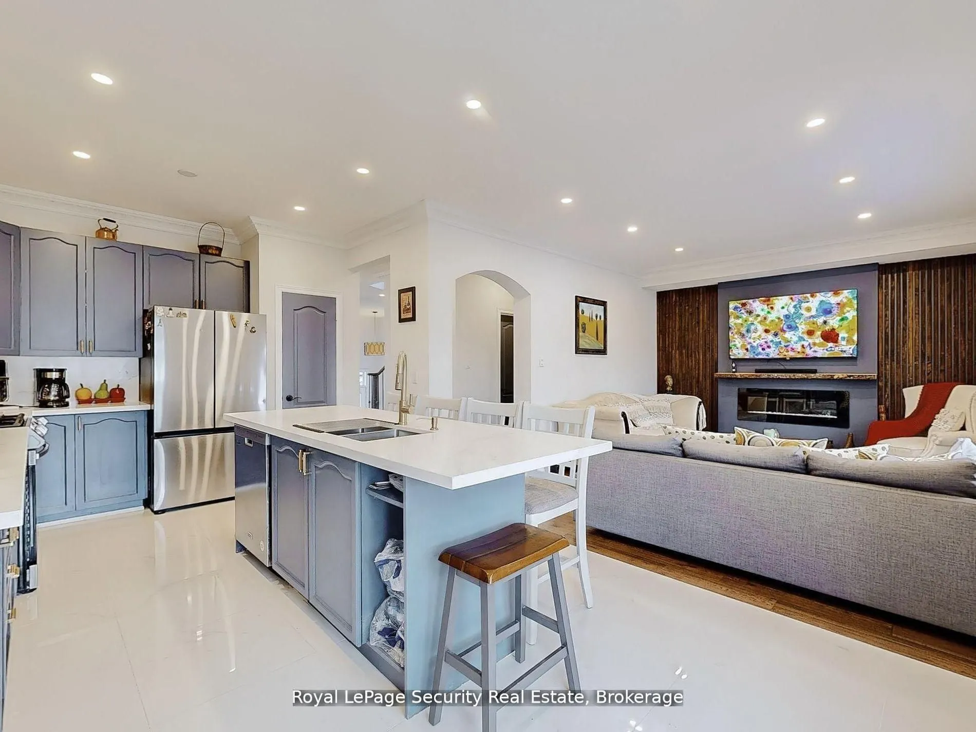 128 Daiseyfield Crescent
