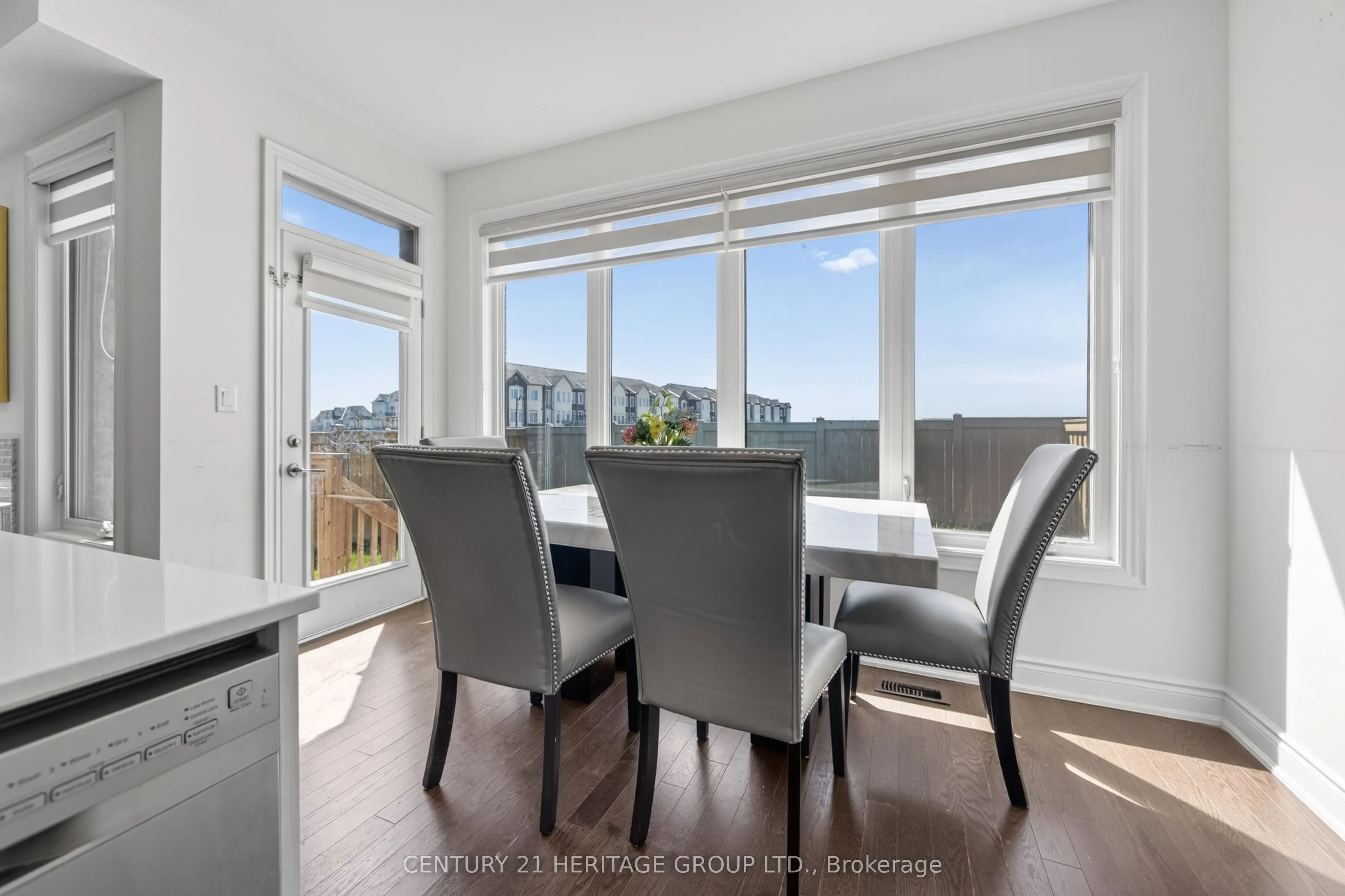 77 Montrose Boulevard