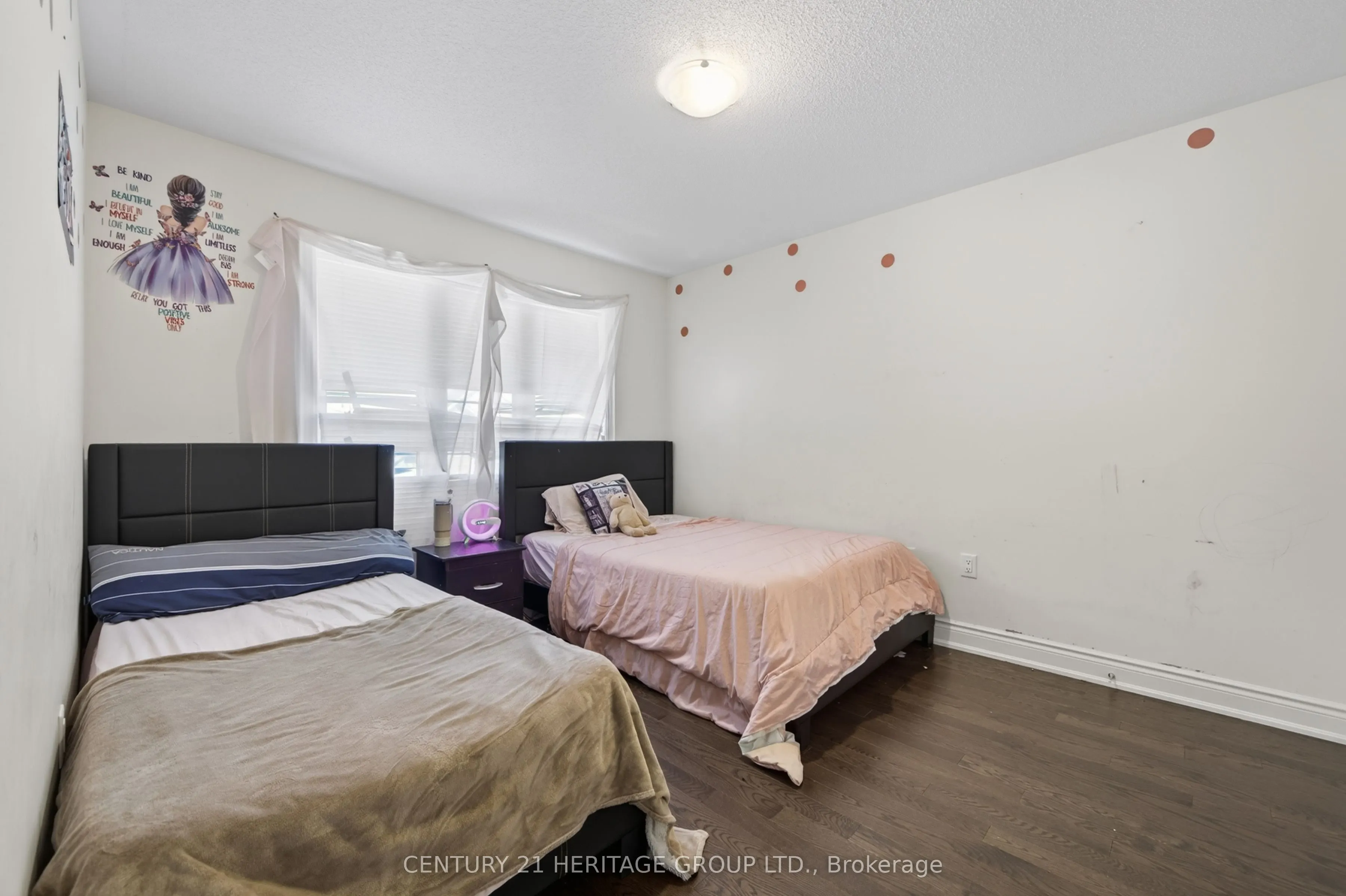 77 Montrose Boulevard