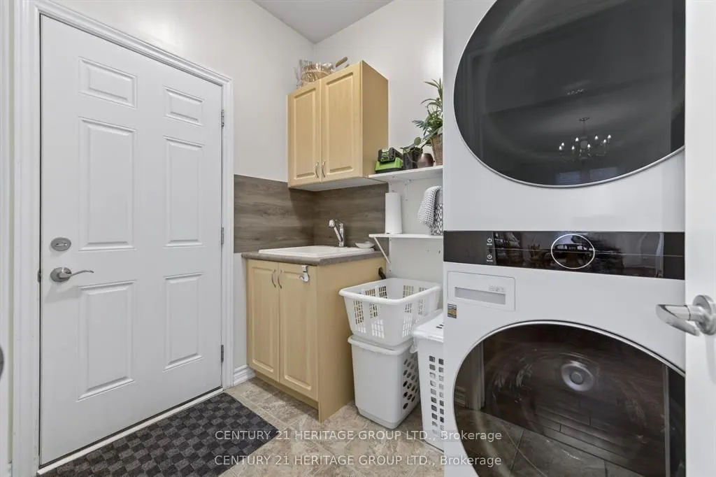 136 Riveredge Drive