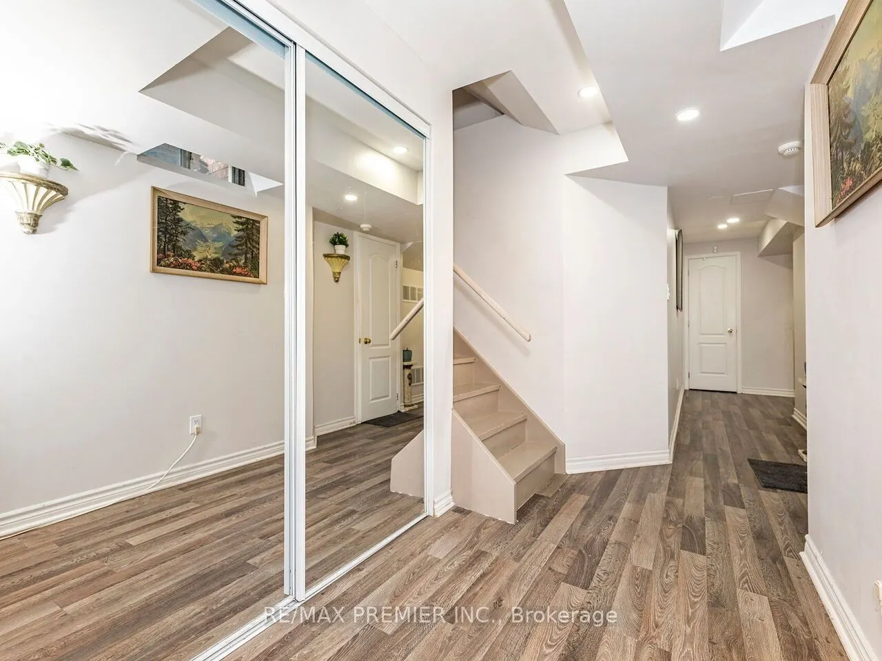 32 Stonebriar Drive