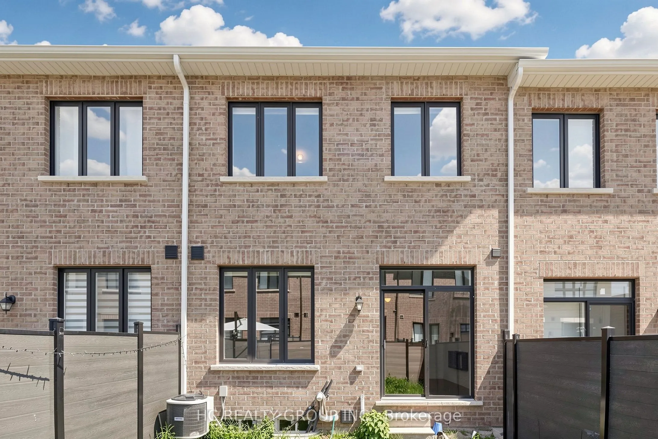 8 Hewison Avenue