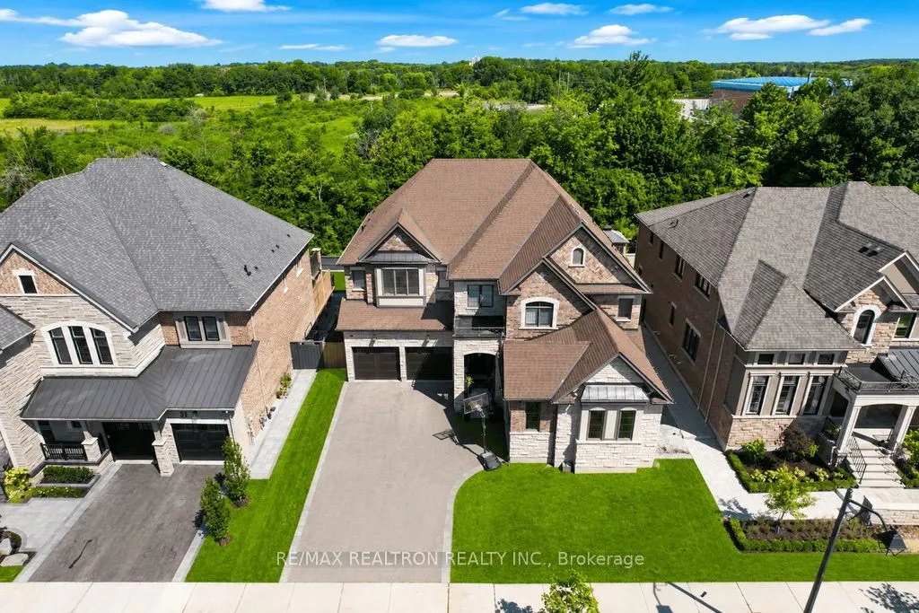 26 Sir Henry Court