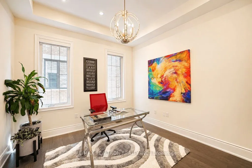 26 Sir Henry Court