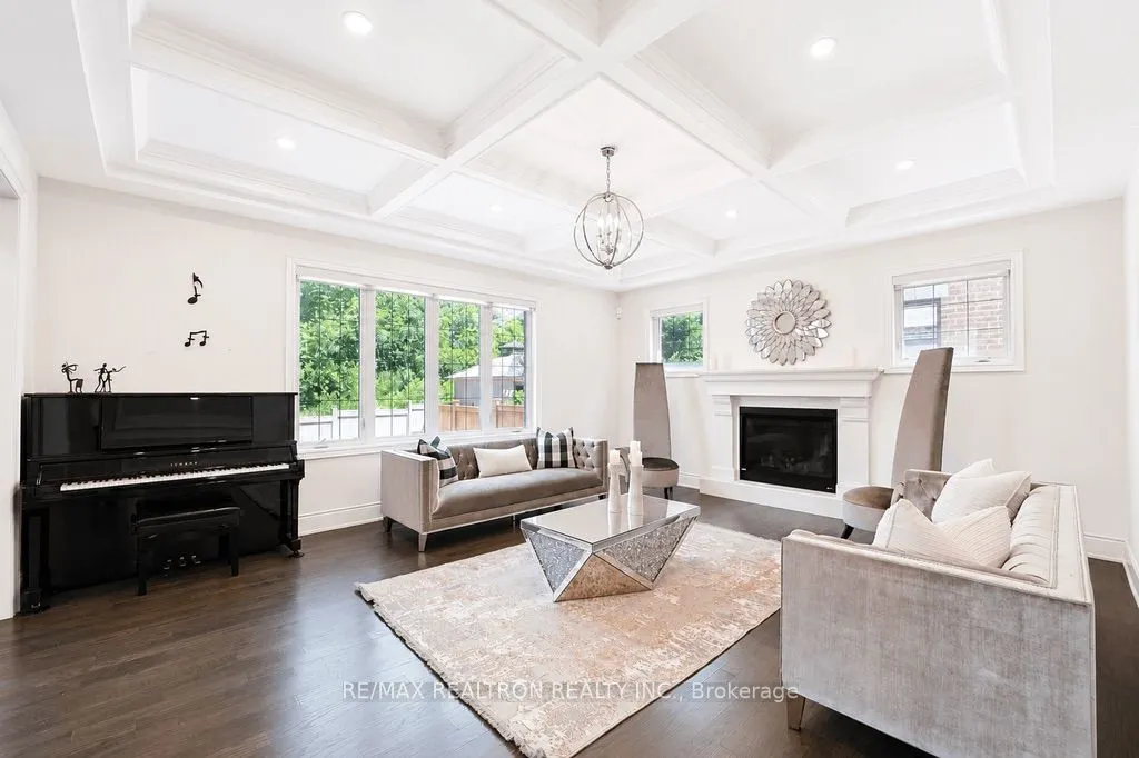 26 Sir Henry Court