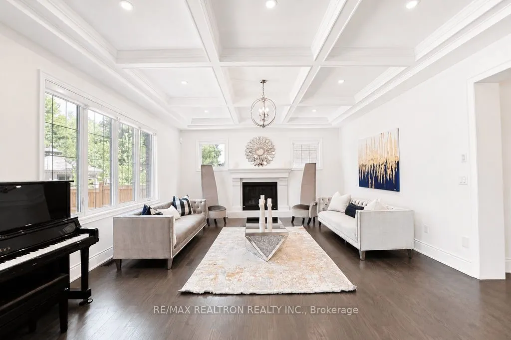 26 Sir Henry Court