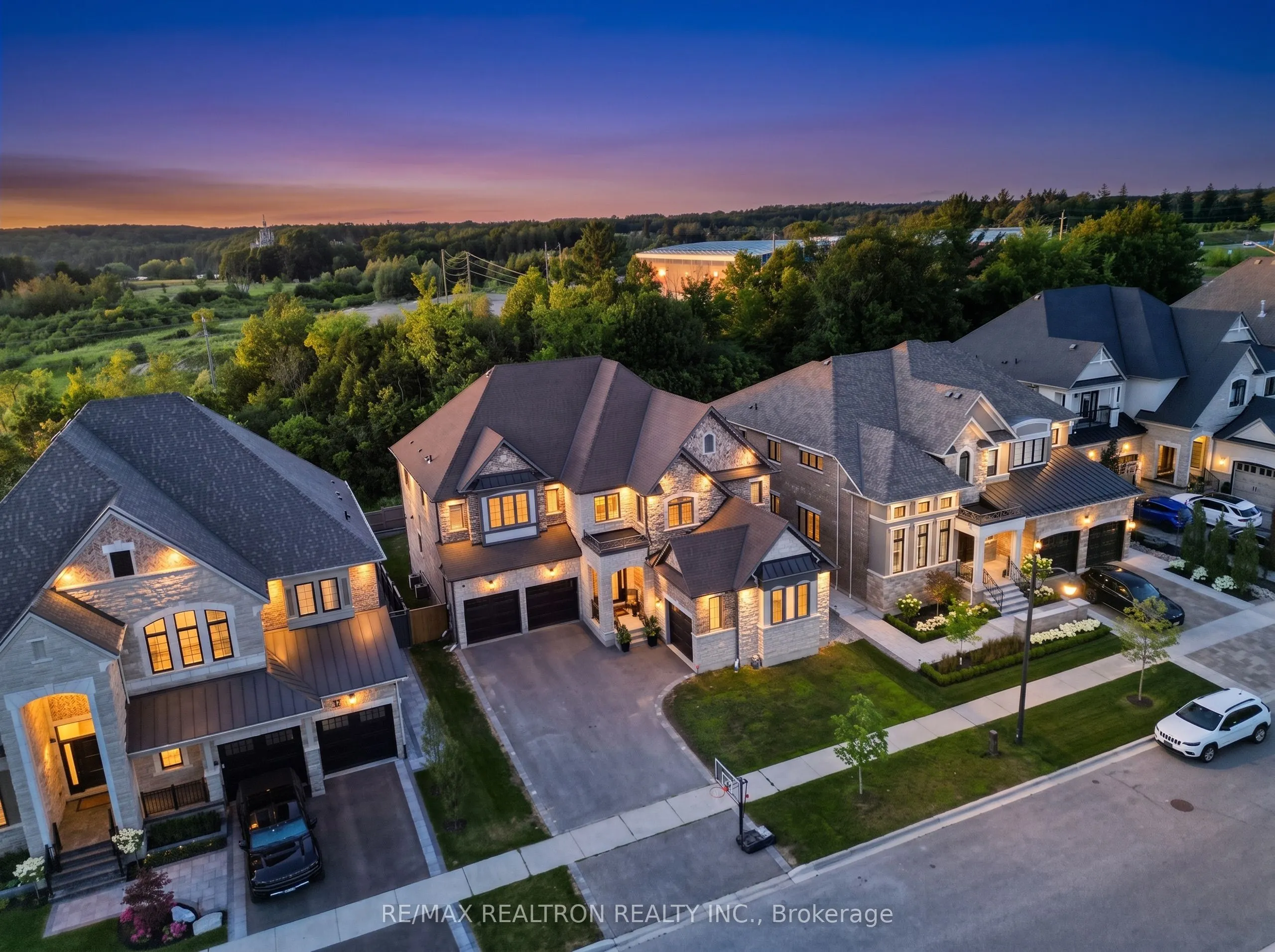 26 Sir Henry Court