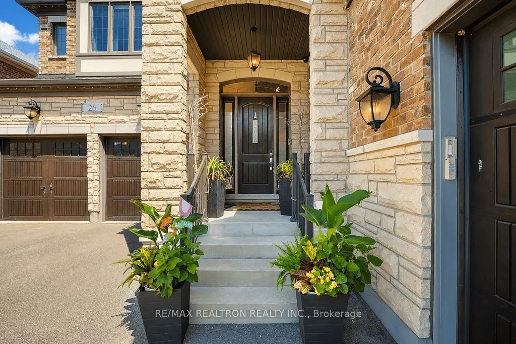 26 Sir Henry Court