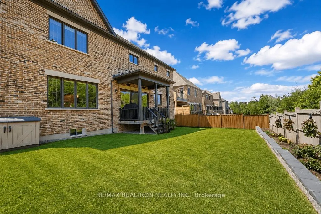 26 Sir Henry Court