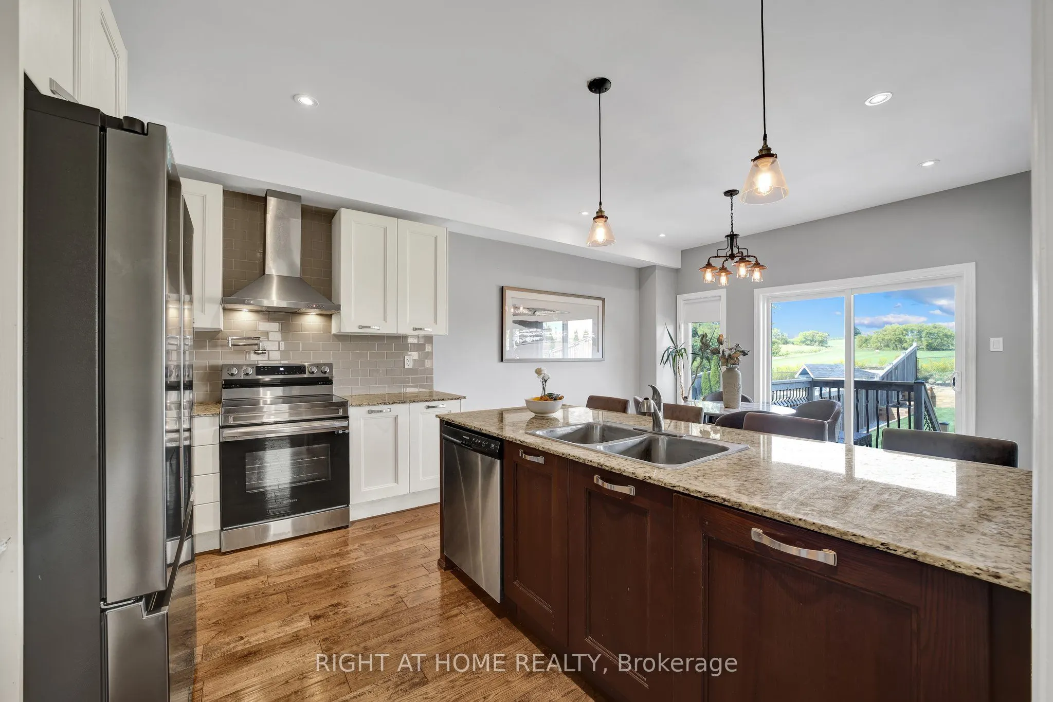 40 Ridge Gate Crescent
