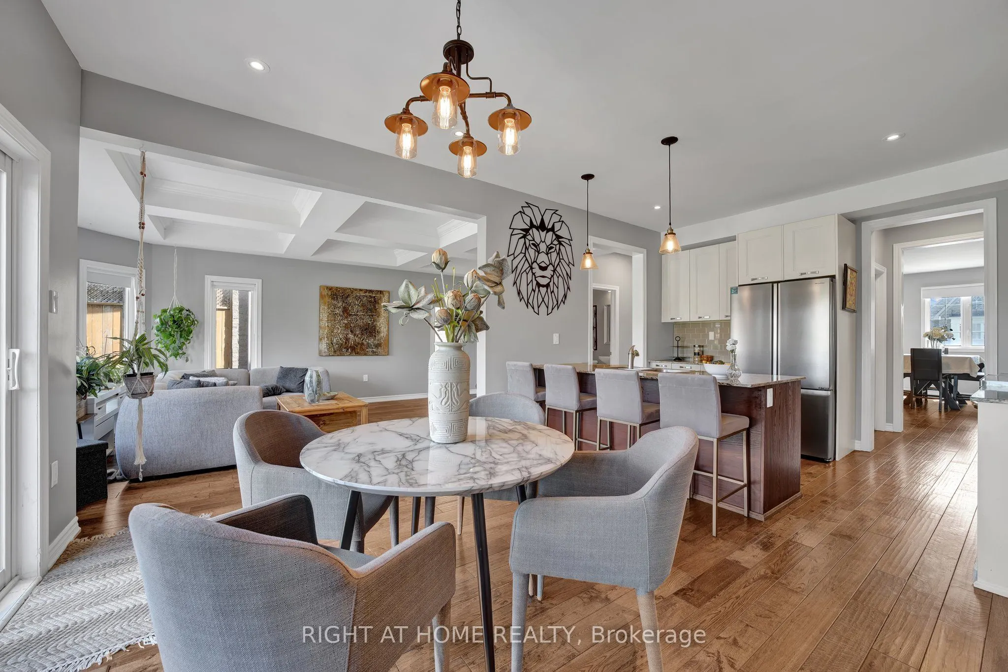 40 Ridge Gate Crescent