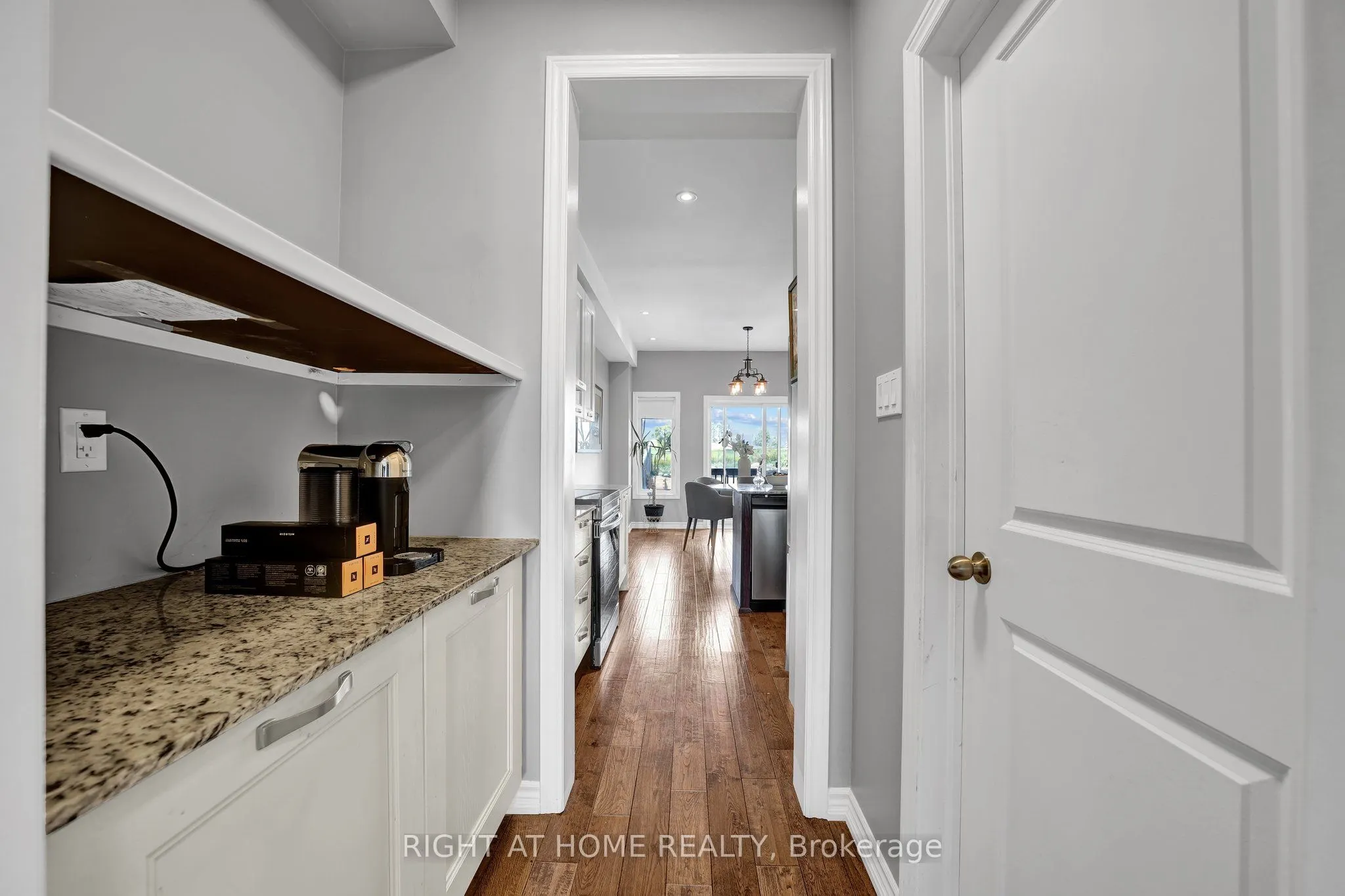 40 Ridge Gate Crescent