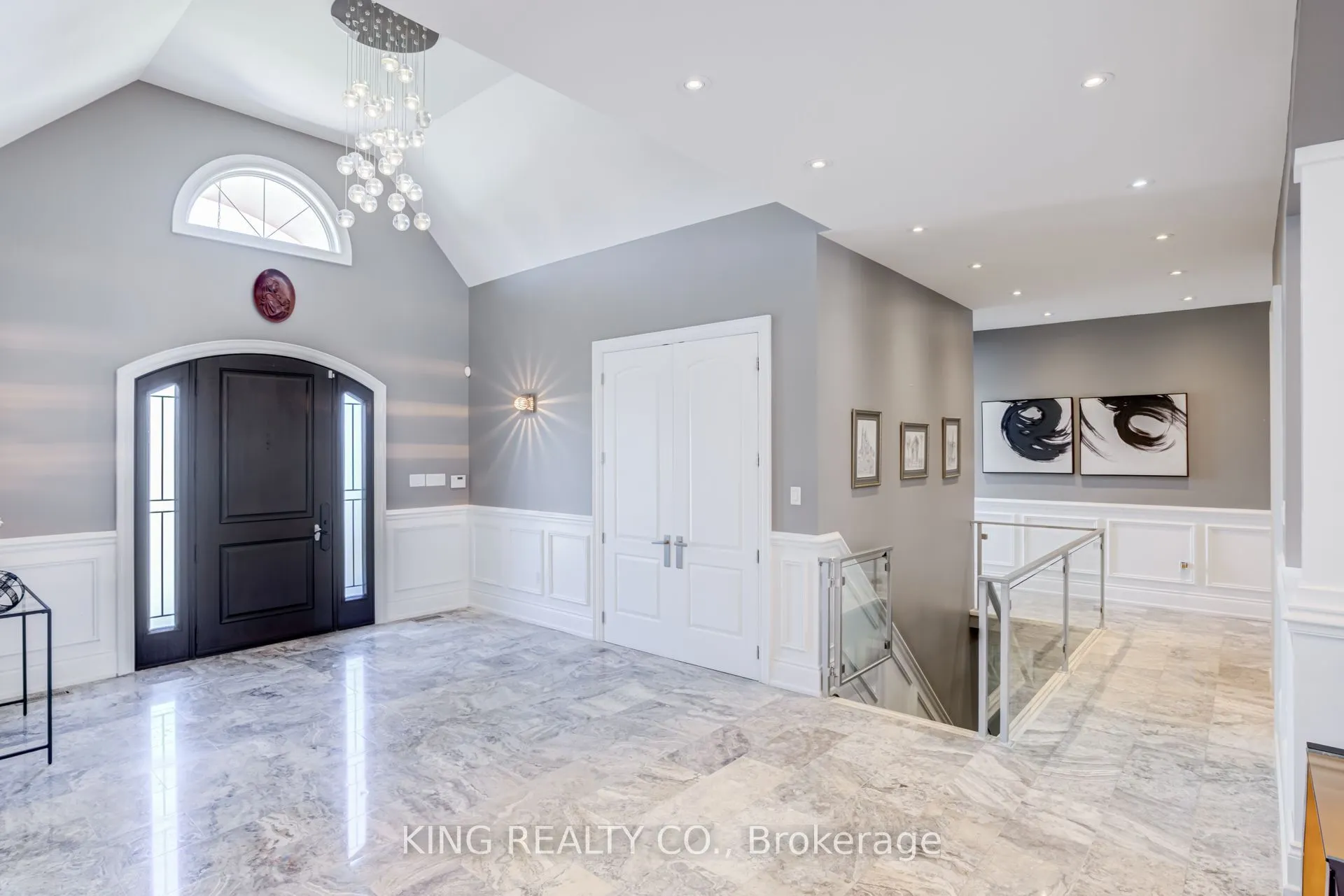 2 Dale Crescent