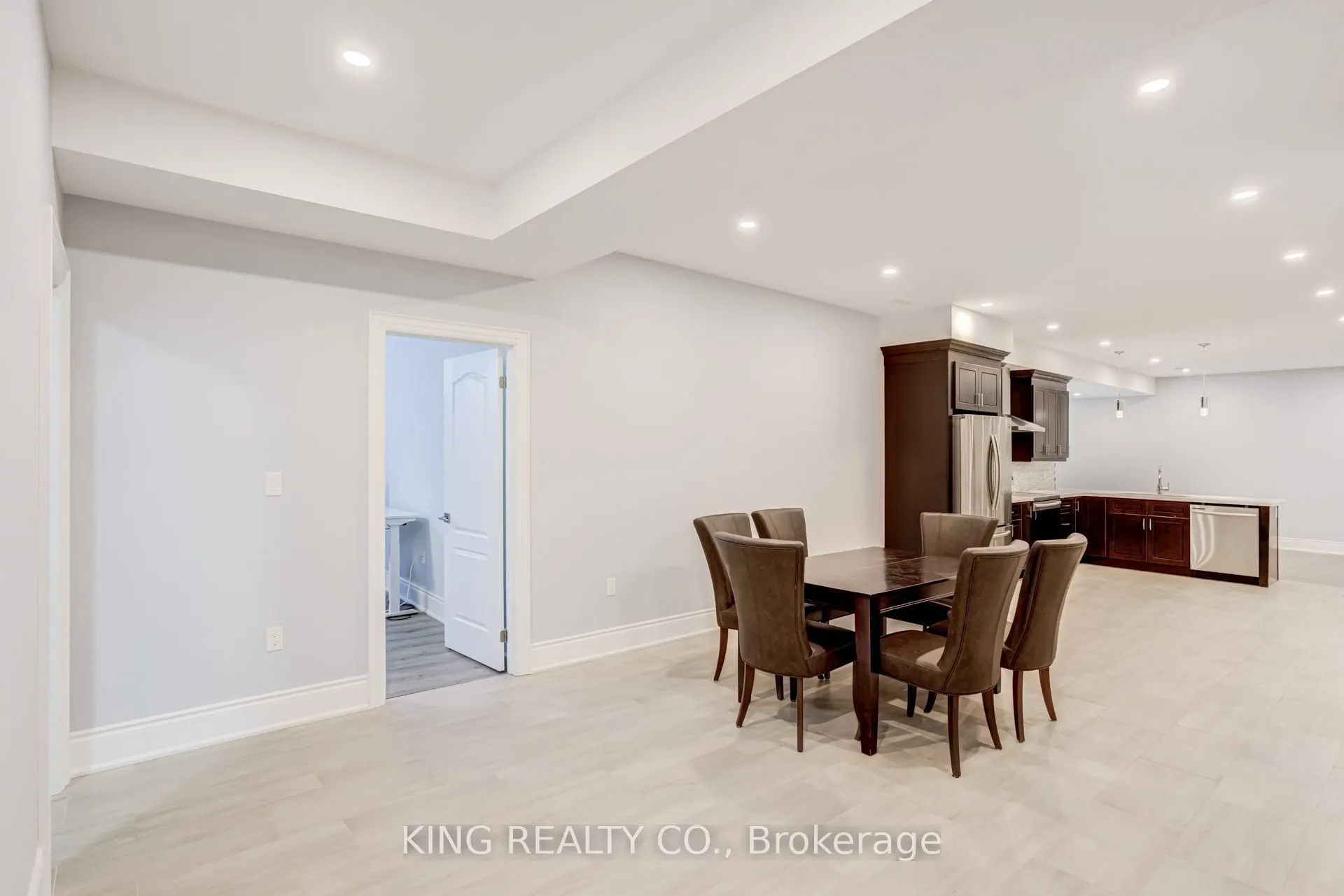 2 Dale Crescent