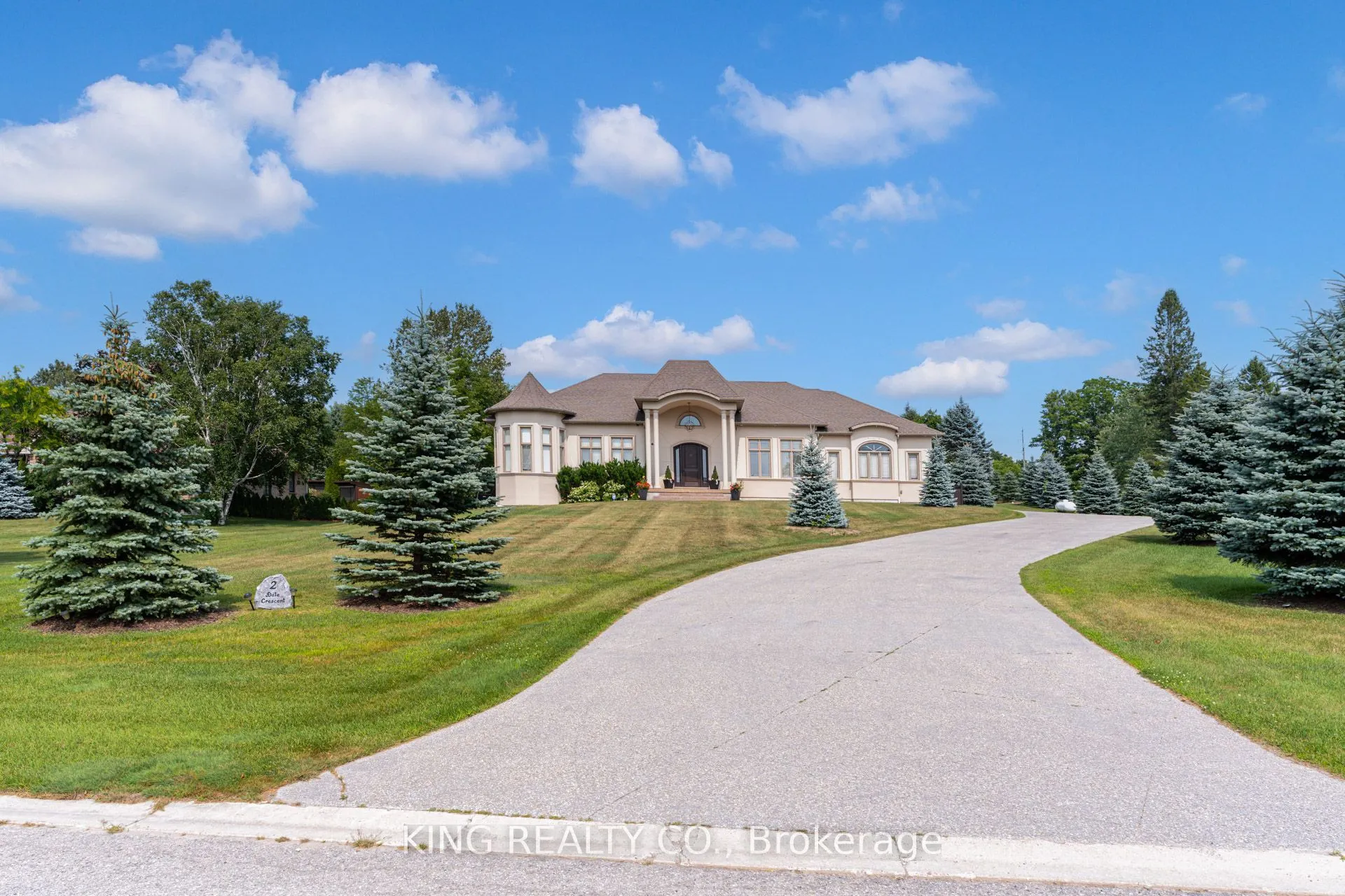 2 Dale Crescent