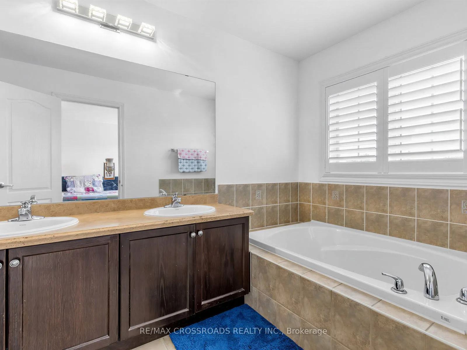 23 Worthview Drive S