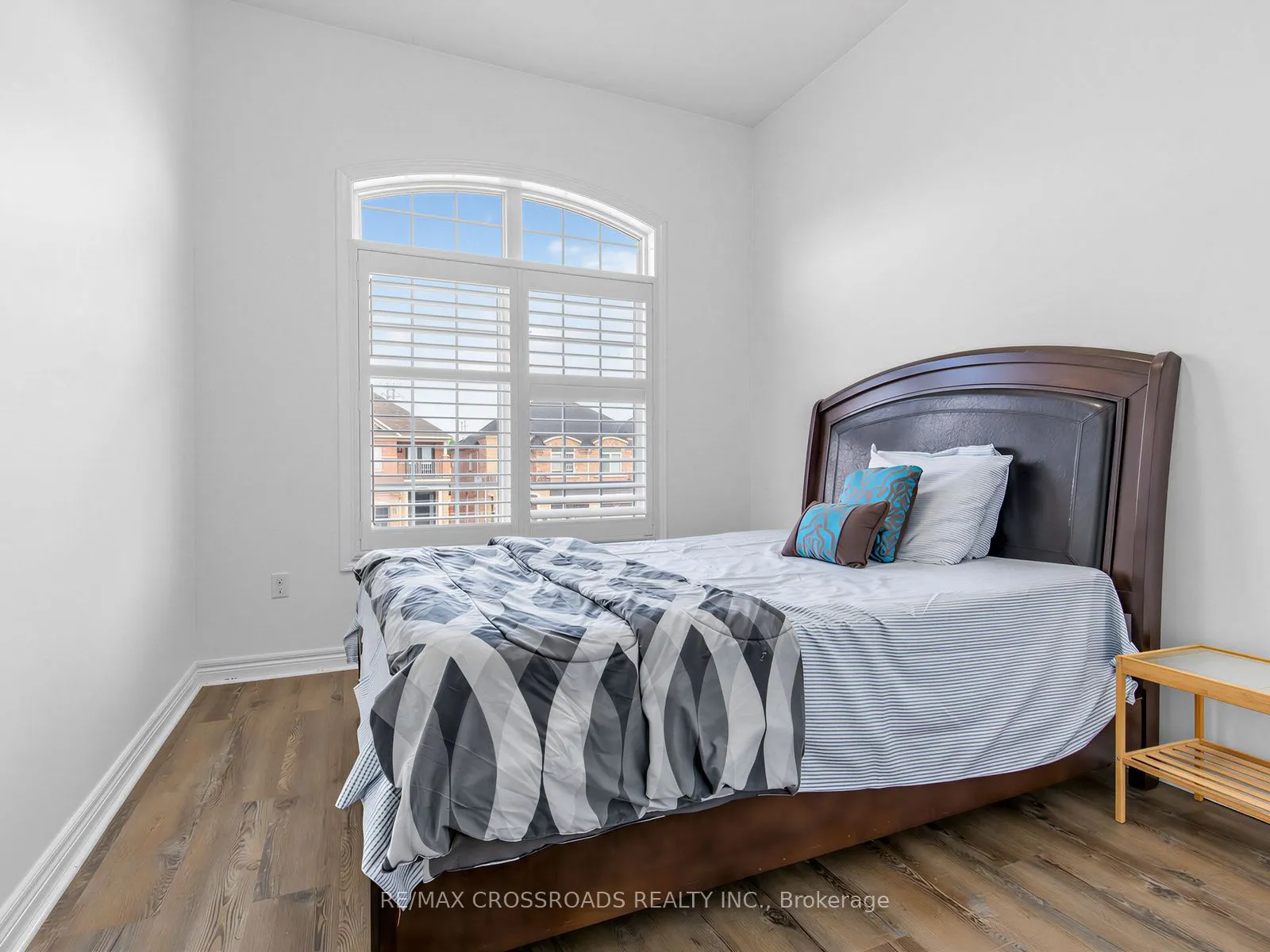 23 Worthview Drive S