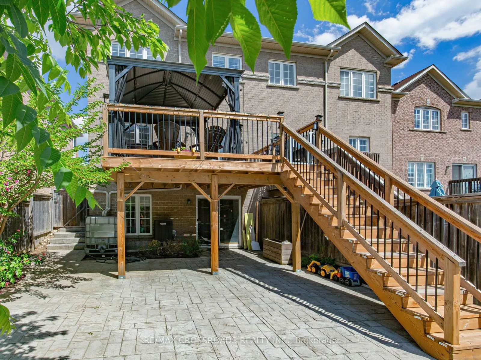 23 Worthview Drive S