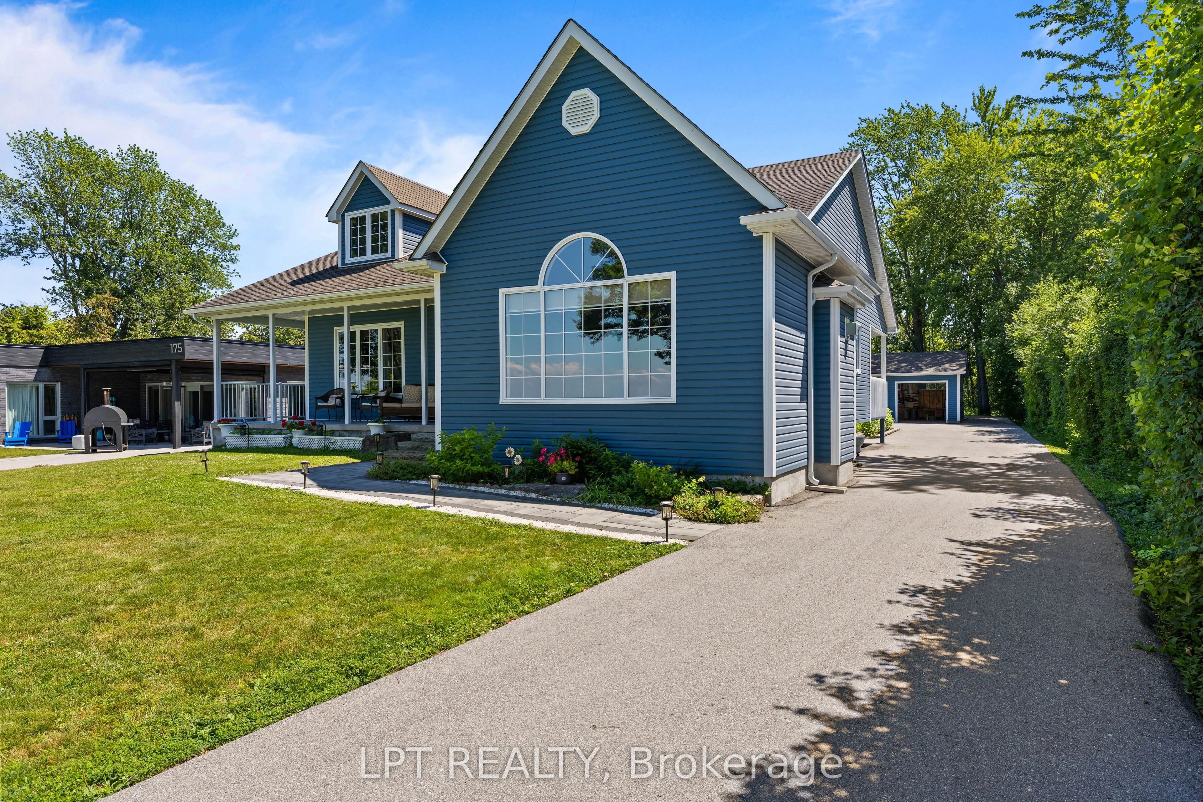 173 Lake Drive E