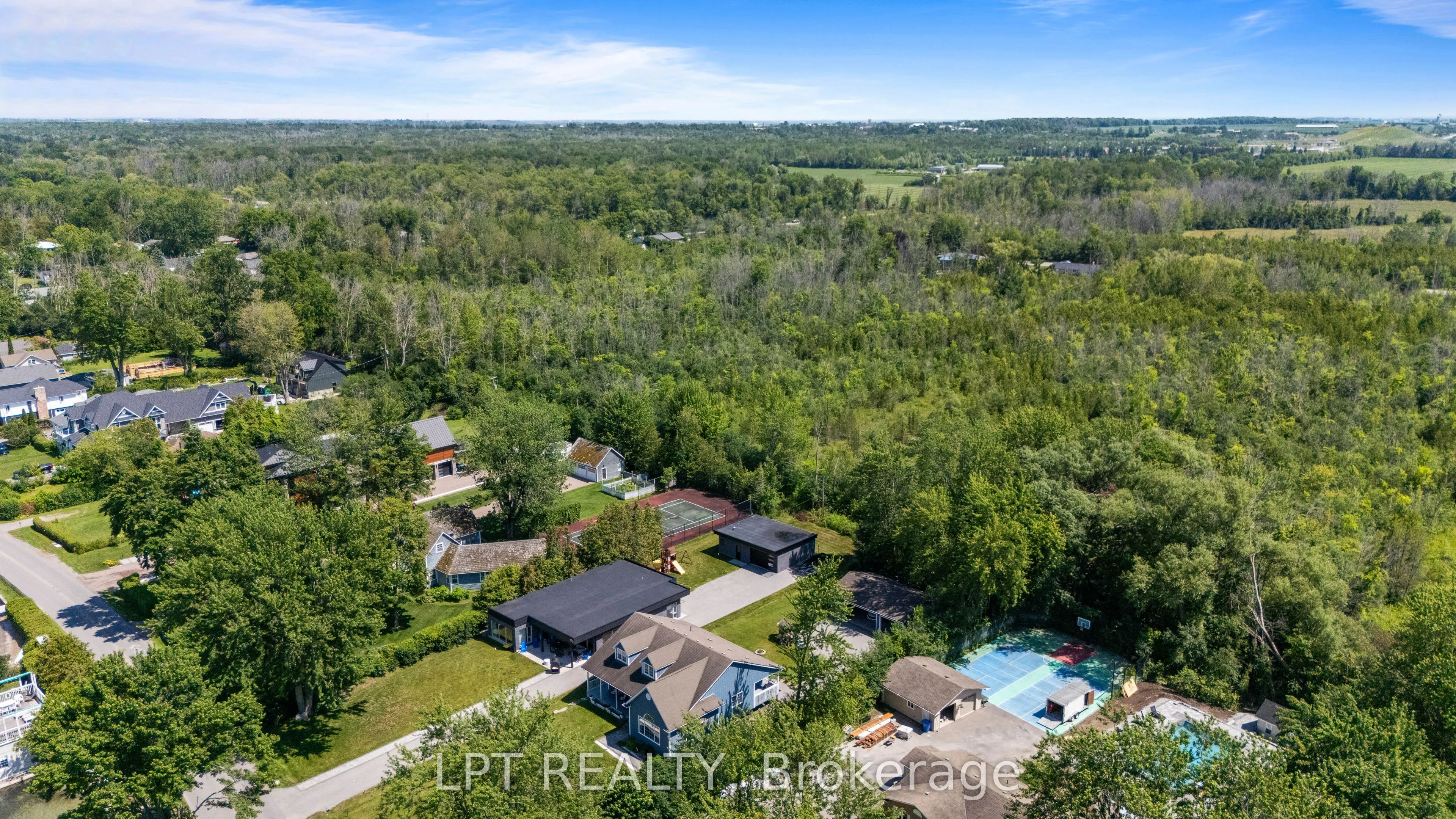 173 Lake Drive E