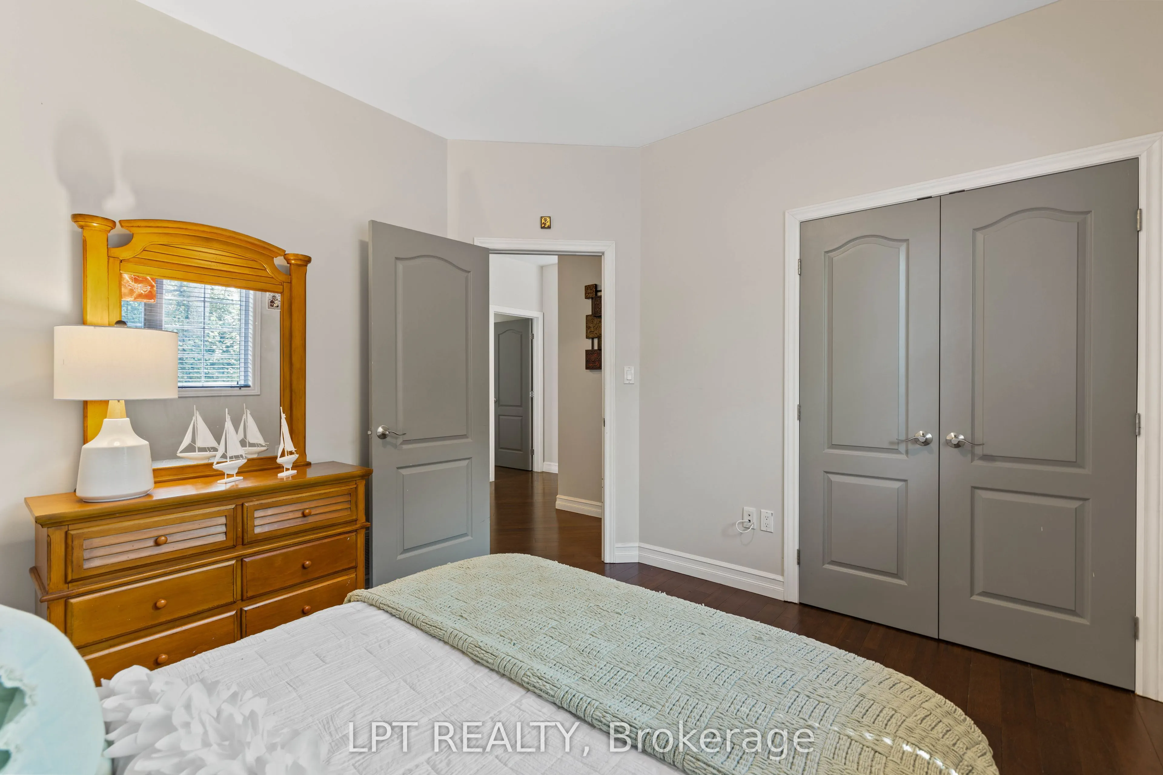 173 Lake Drive E