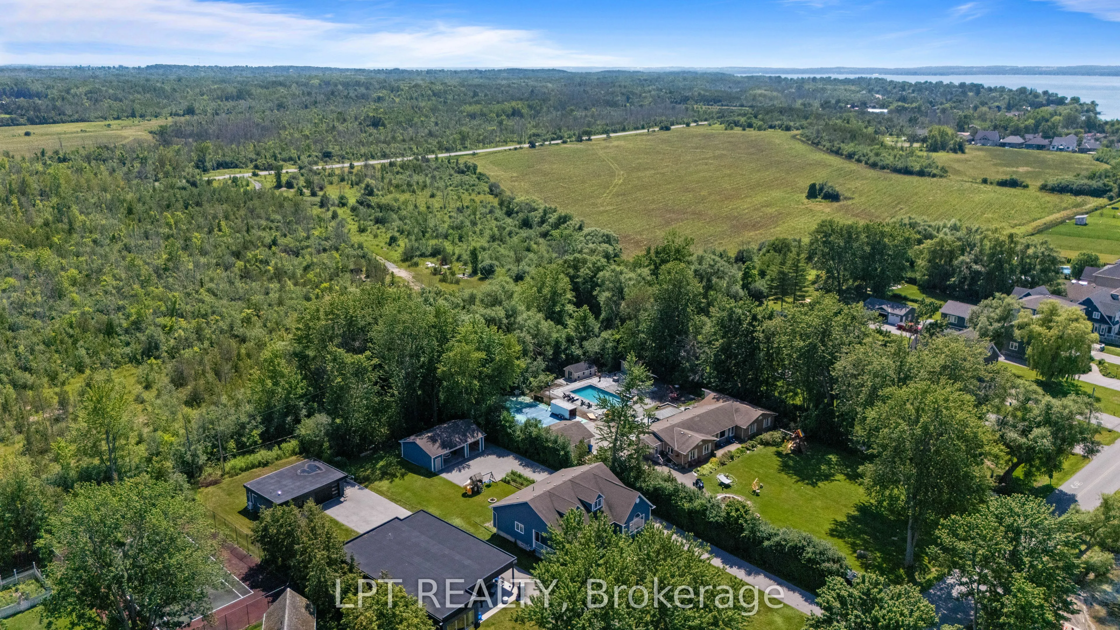 173 Lake Drive E