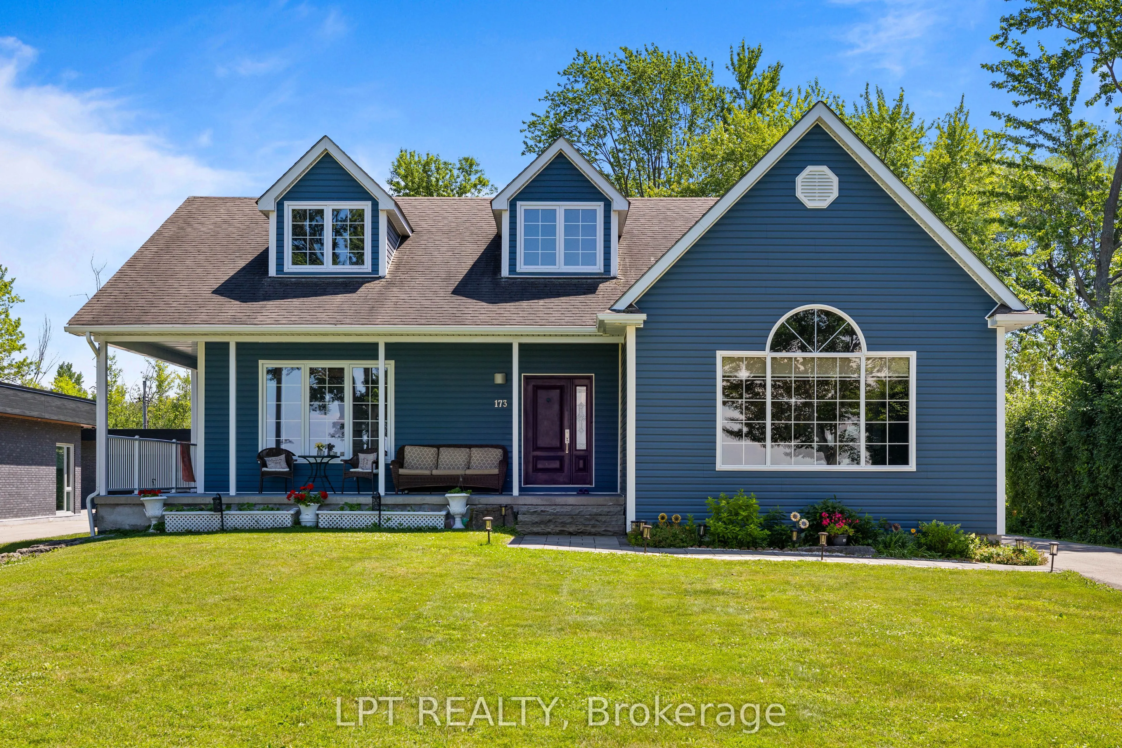 173 Lake Drive E