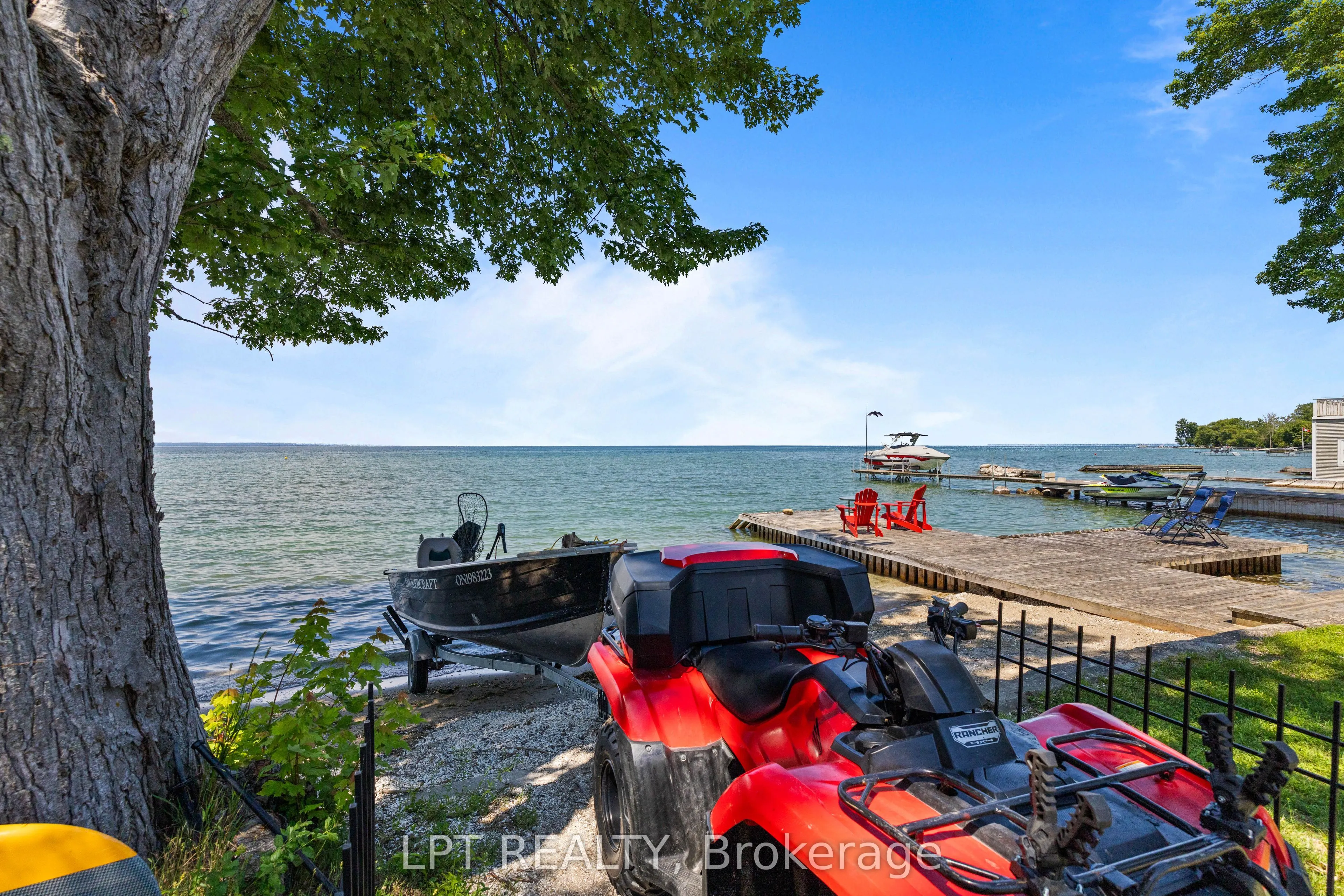 173 Lake Drive E