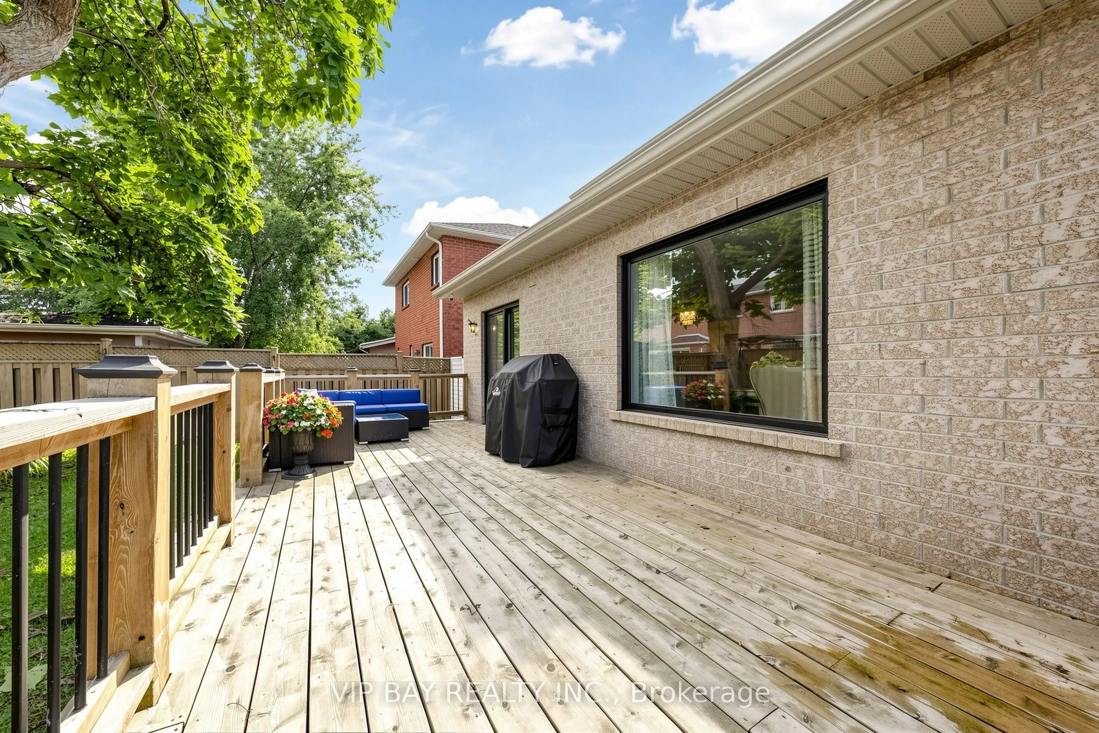 77 Amberview Drive