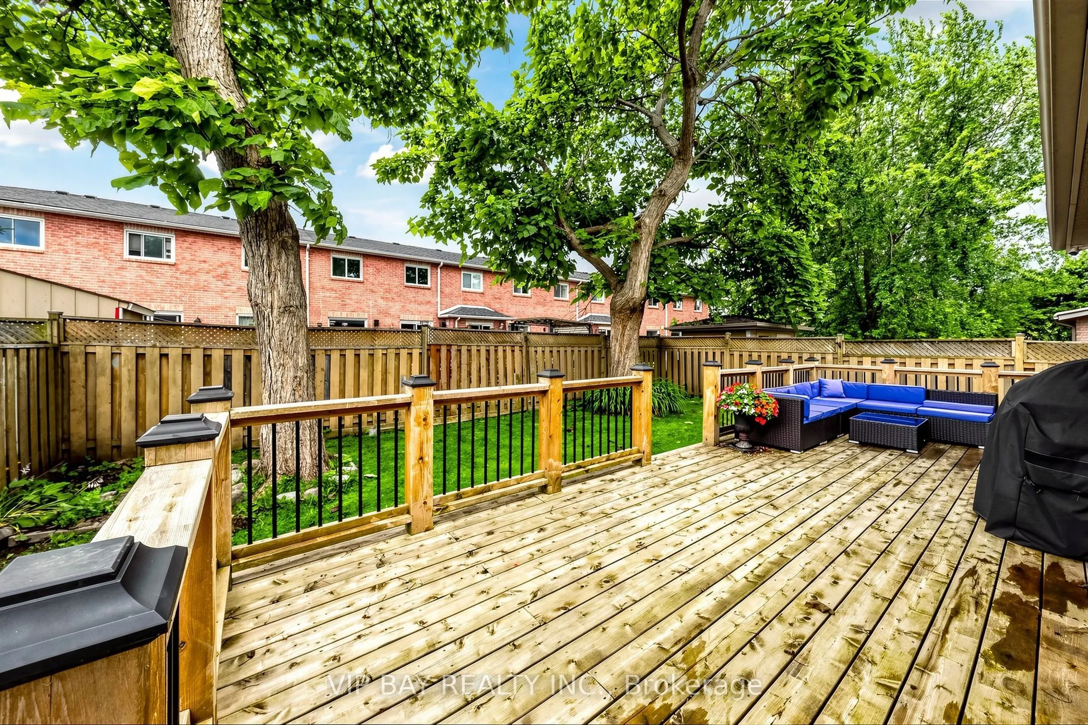 77 Amberview Drive
