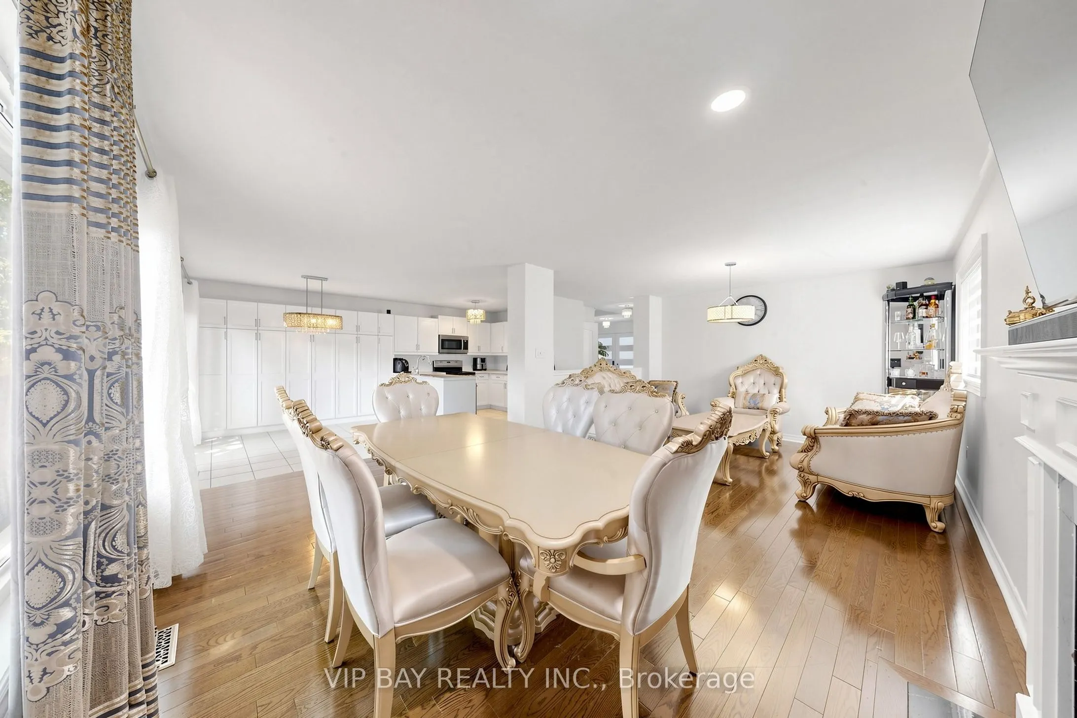 77 Amberview Drive