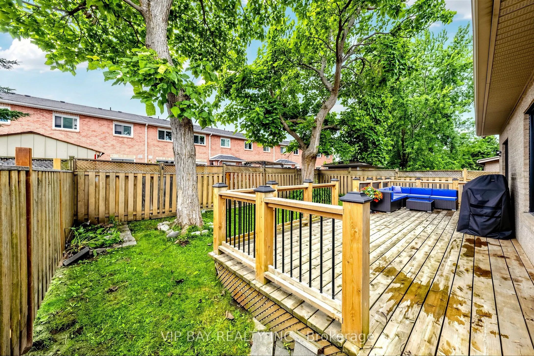 77 Amberview Drive