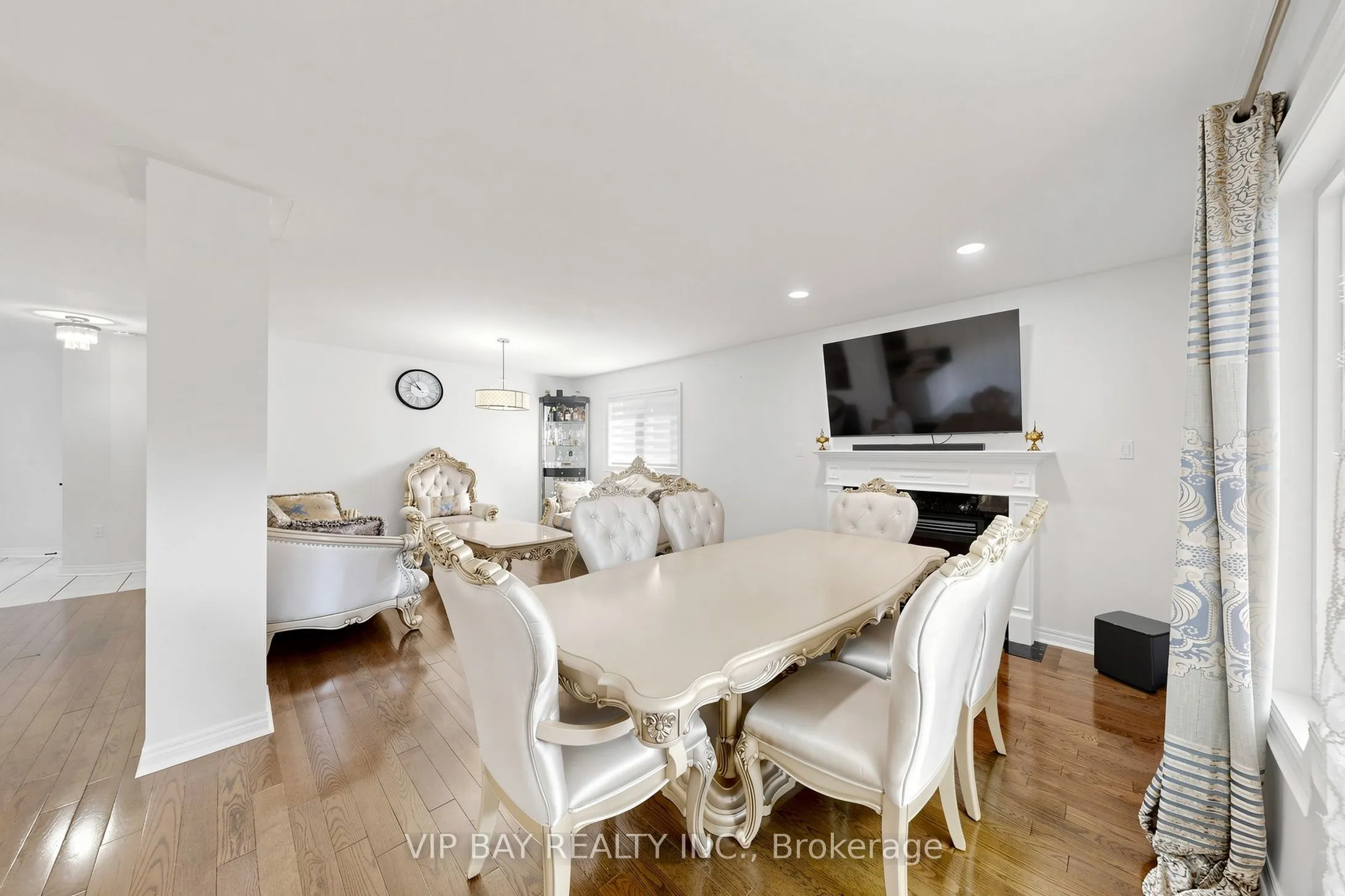 77 Amberview Drive
