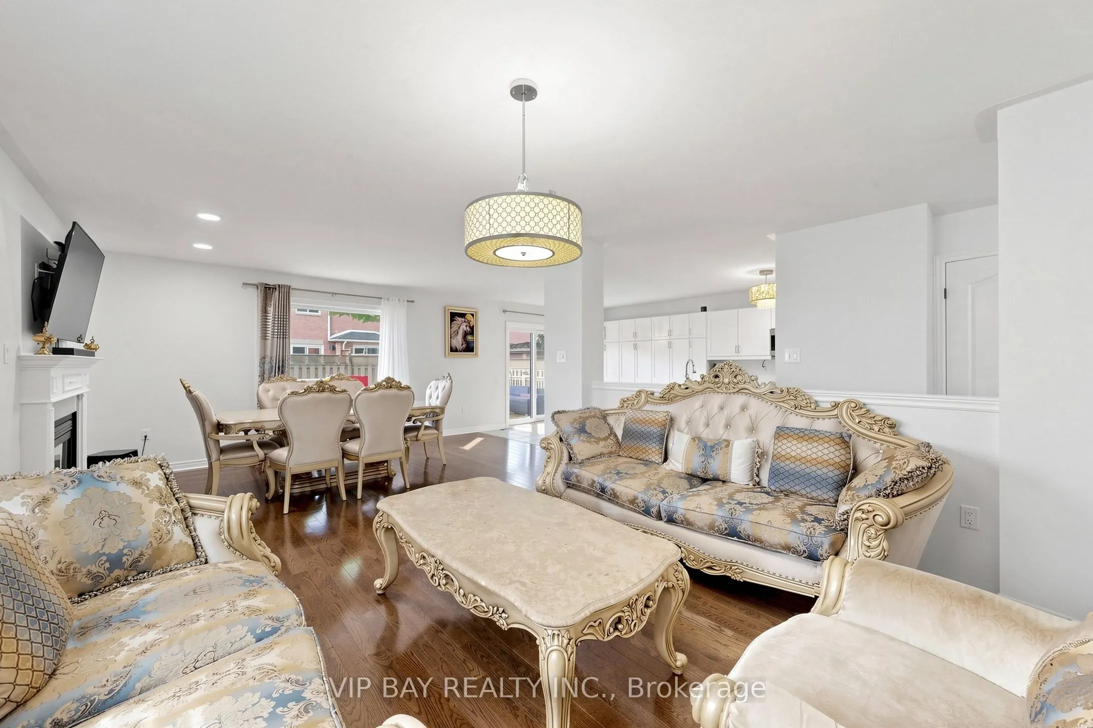 77 Amberview Drive