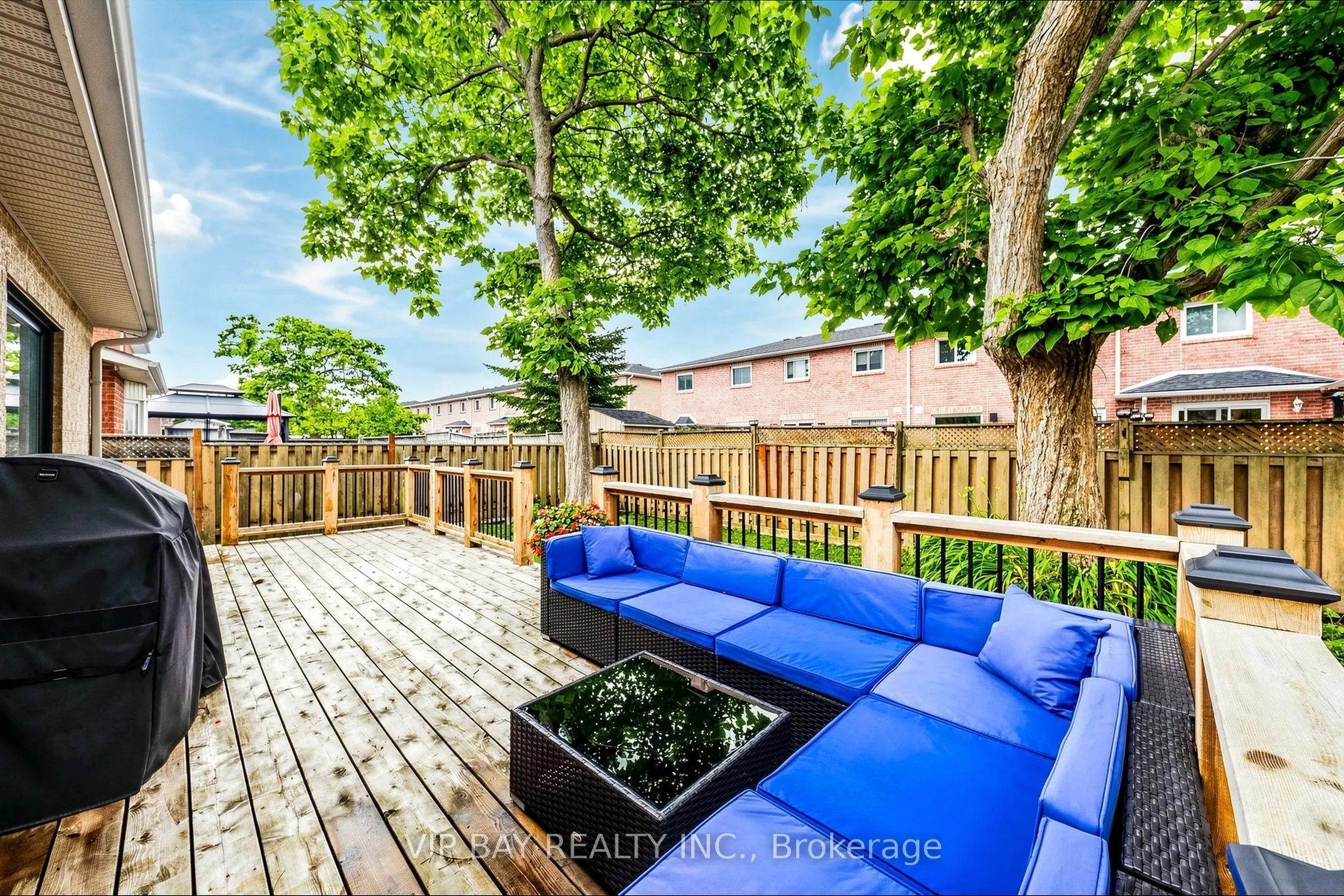 77 Amberview Drive