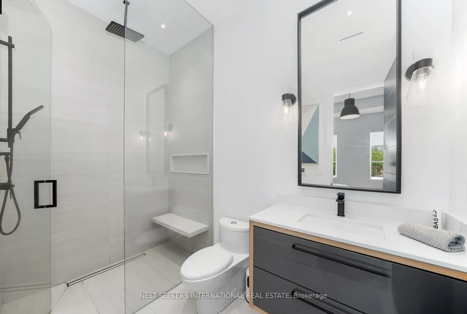 6 Forestave Crescent