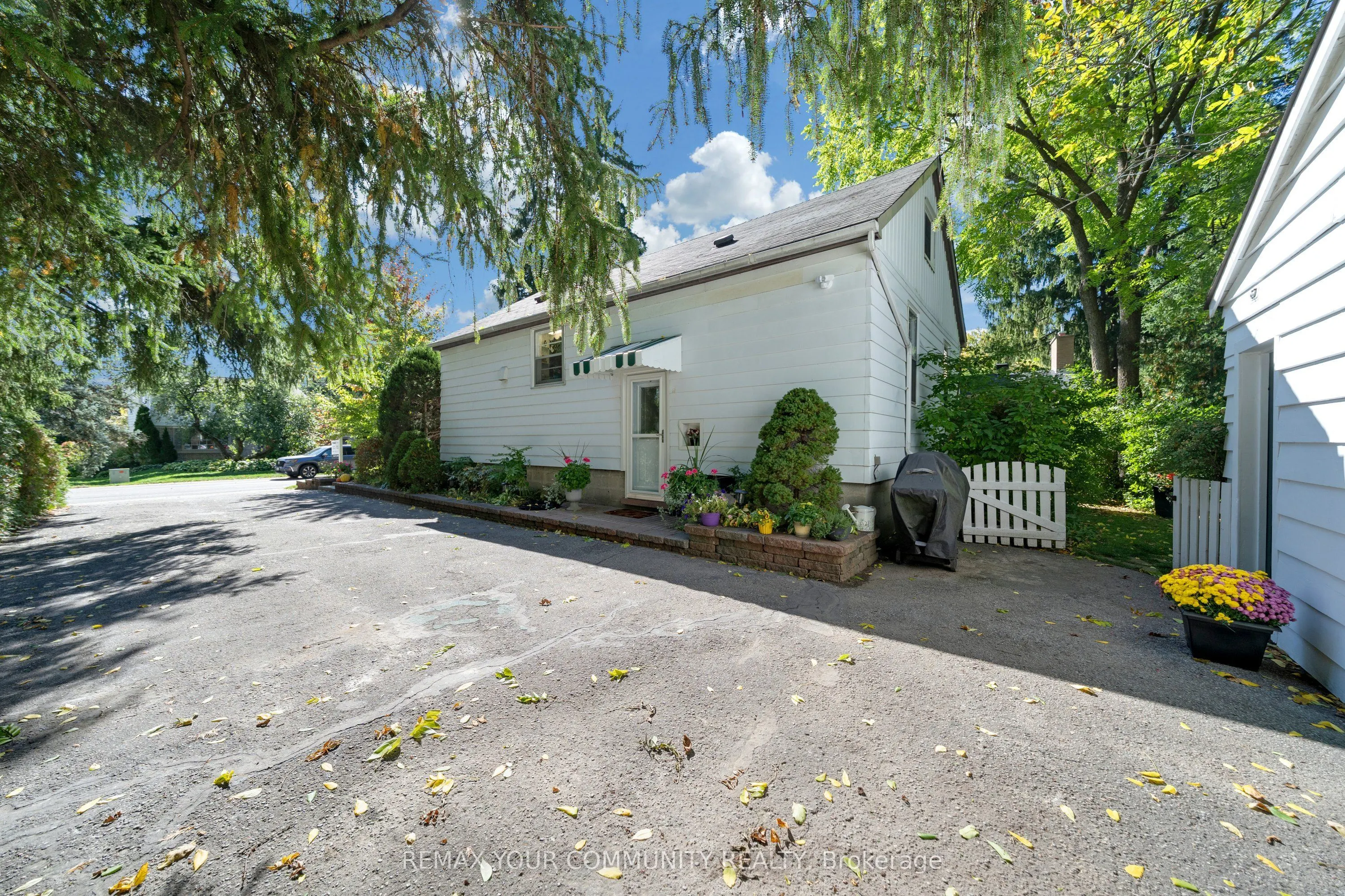 223 Richmond Street